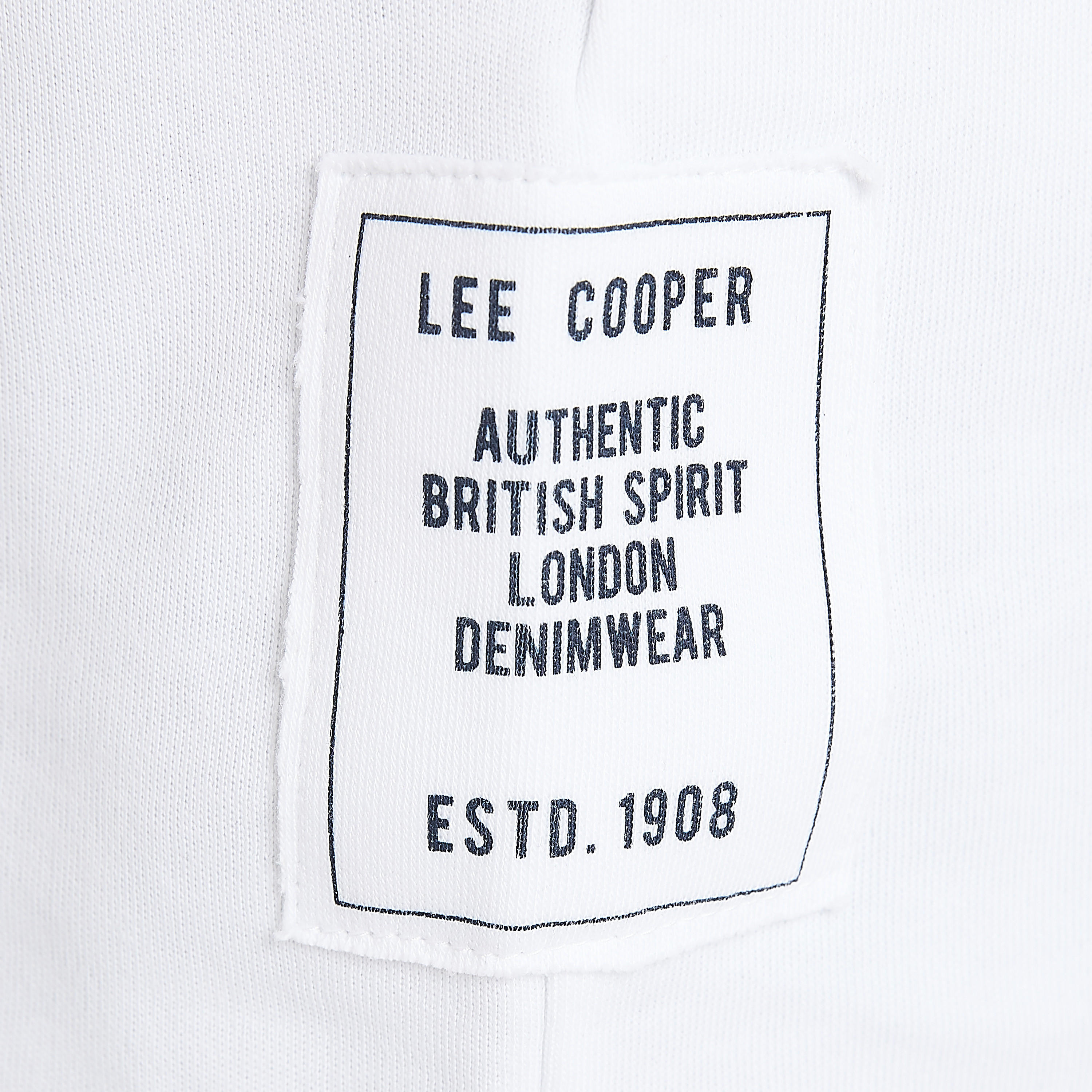 تيشيرت واسع بياقة ضيّقة وأكمام قصيرة وطبعات من لي كوبر-men-clothing-tshirtsandpolos-tshirts-image-2