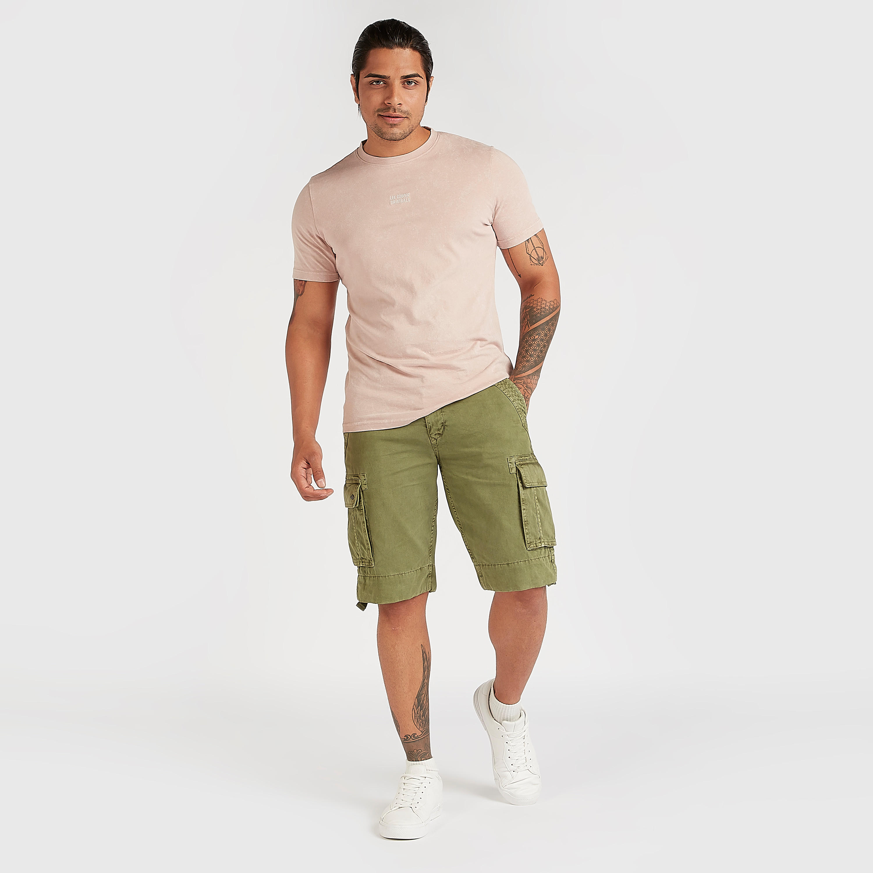 تيشيرت بارز الملمس بياقة ضيّقة وأكمام قصيرة من لي كوبر-men-clothing-tshirtsandpolos-tshirts-image-2