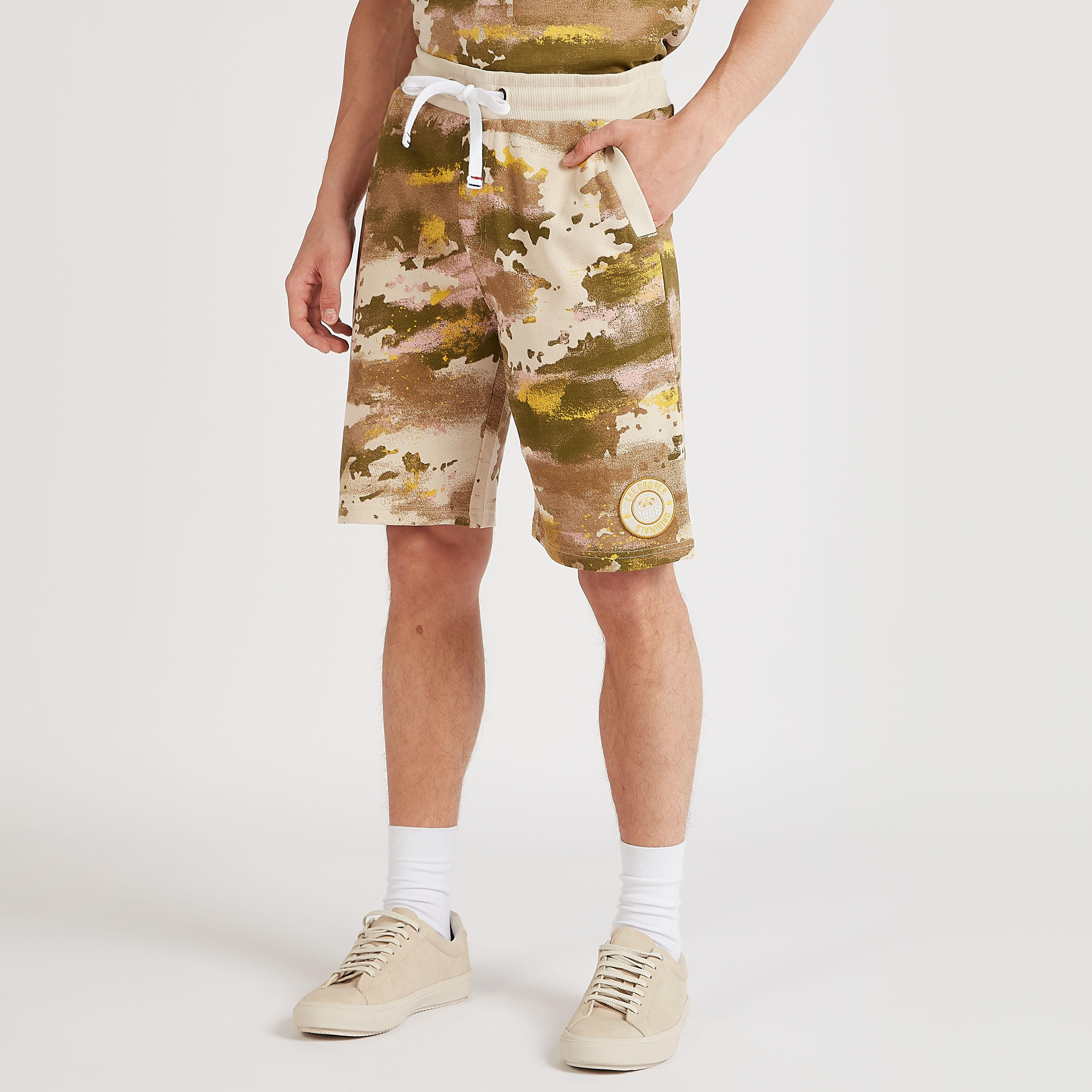 شورت برباط إغلاق وطبعات من لي كوبر-men-clothing-bottoms-shorts-image-4