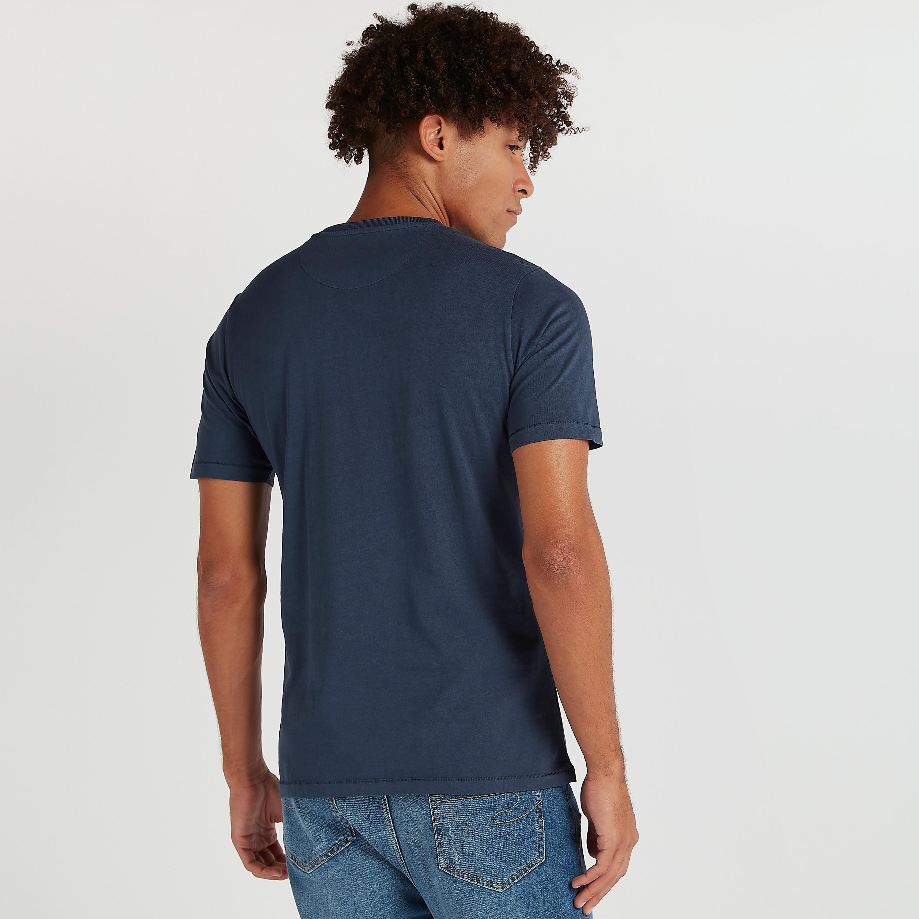 تيشيرت سادة بياقة هينلي وأكمام قصيرة من لي كوبر-men-clothing-tshirtsandpolos-tshirts-image-4