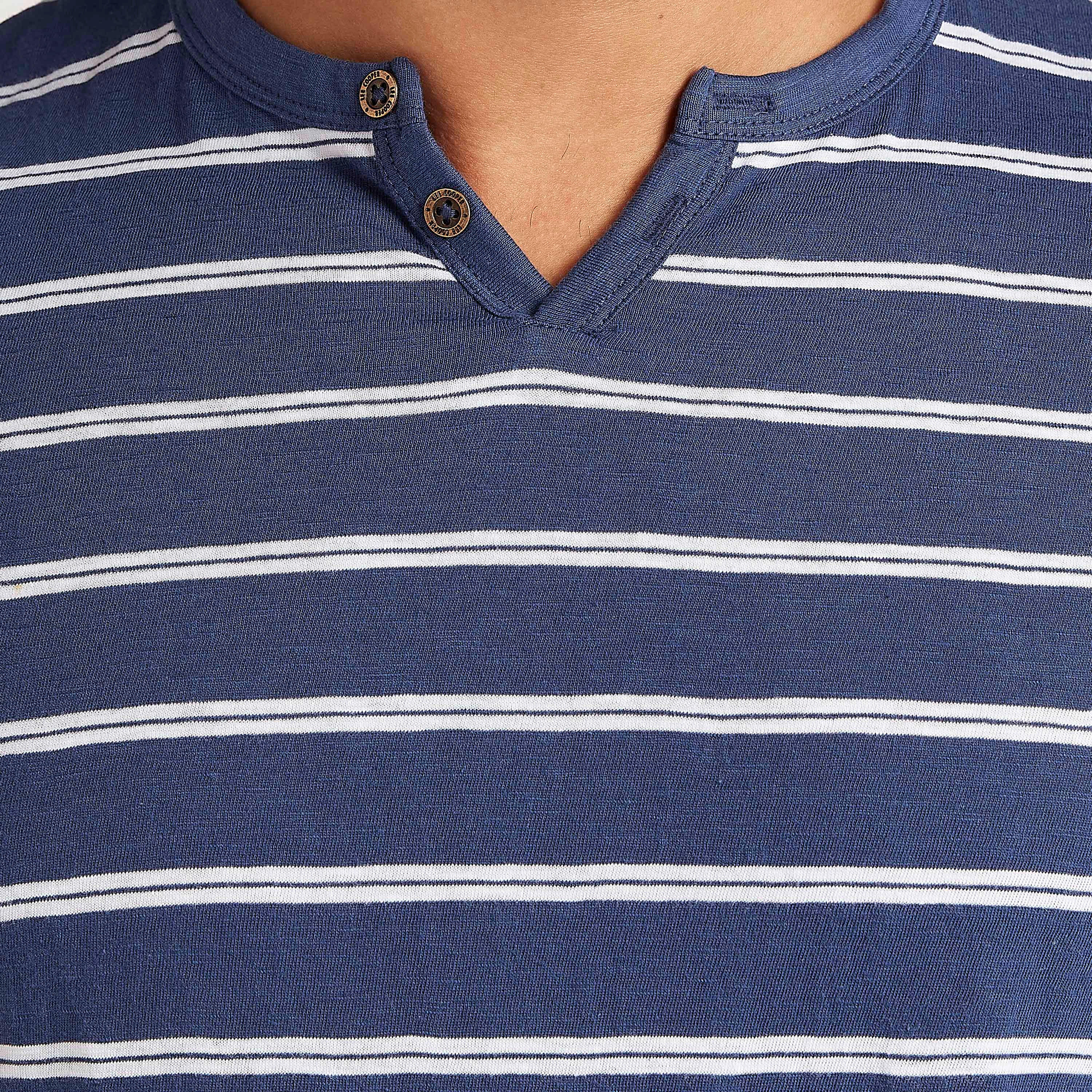 تيشيرت مقلّم بياقة هينلي وأكمام قصيرة من لي كوبر-men-clothing-tshirtsandpolos-tshirts-image-3