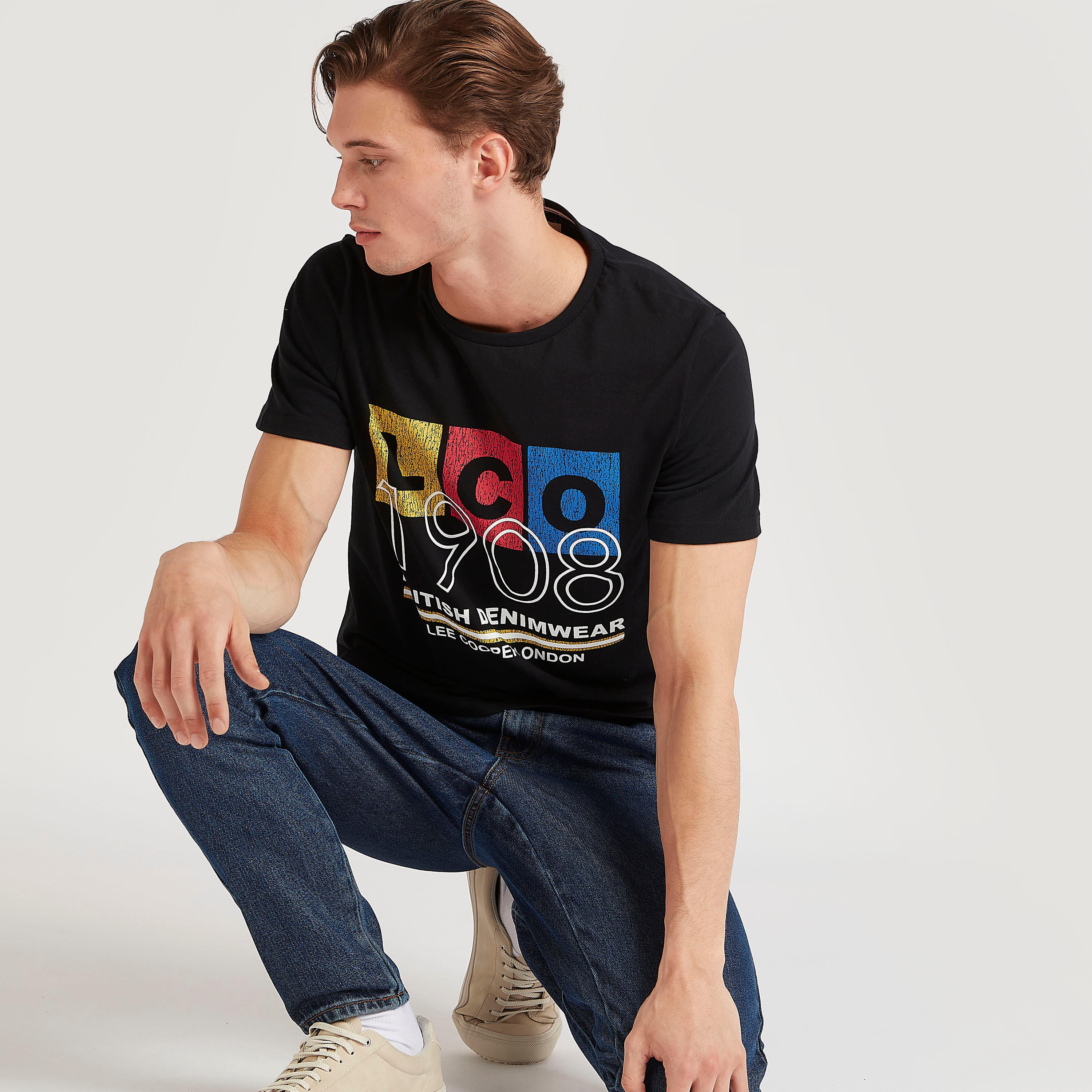 تيشيرت بأكمام قصيرة وطبعات من لي كوبر-men-clothing-tshirtsandpolos-tshirts-image-4
