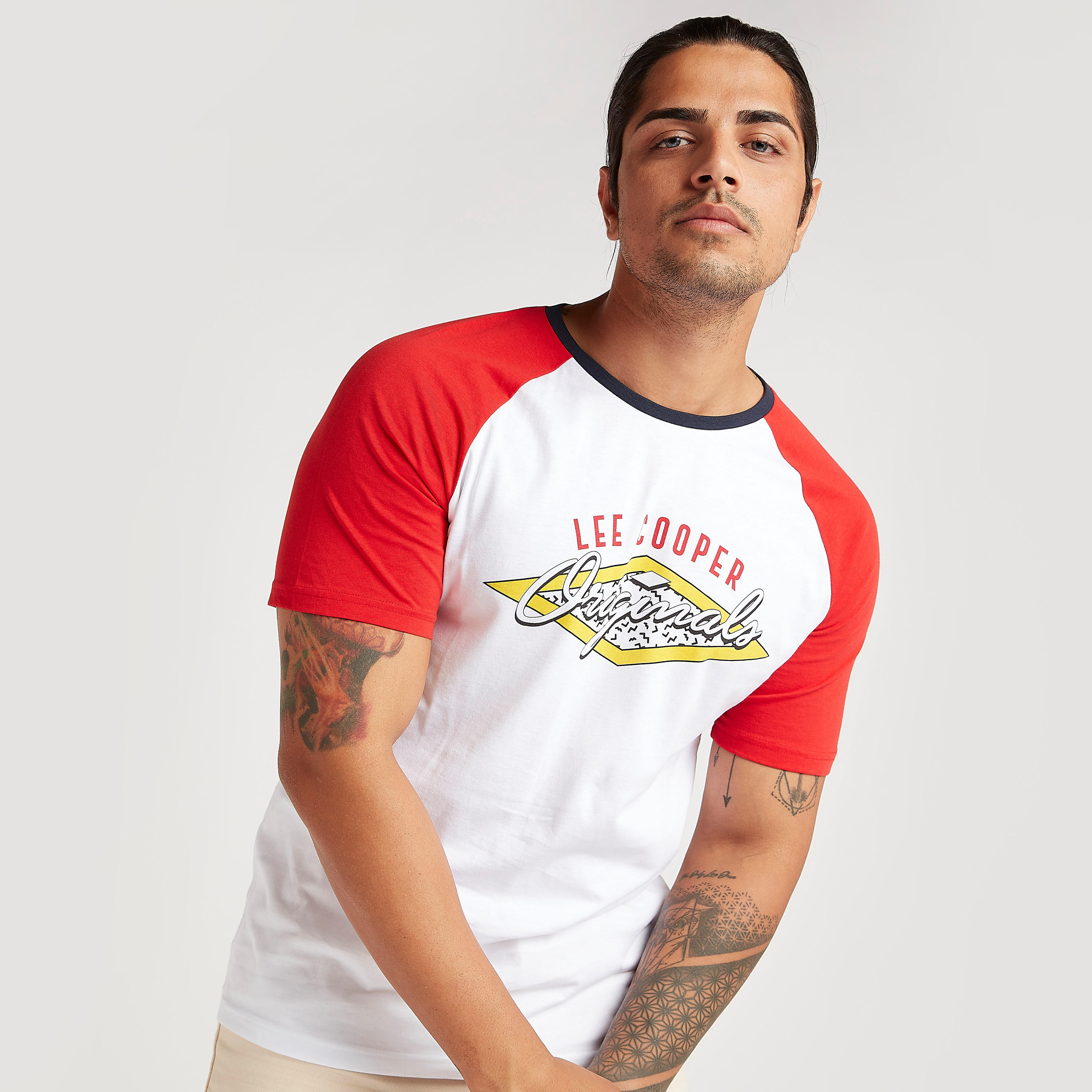 تيشيرت بأكمام مغايرة وطبعات من لي كوبر-men-clothing-tshirtsandpolos-tshirts-image-1
