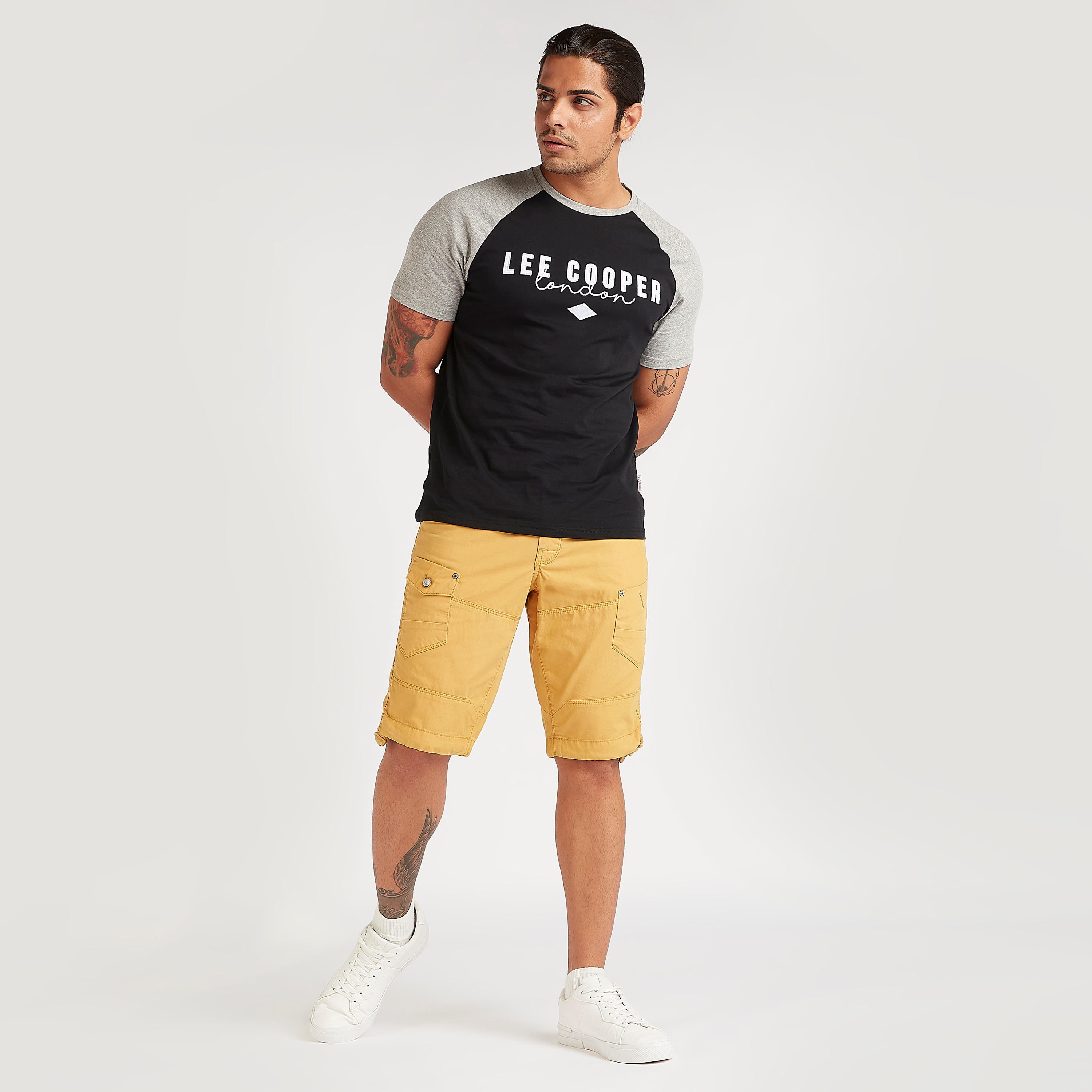 تيشيرت بأكمام مغايرة وطبعات من لي كوبر-men-clothing-tshirtsandpolos-tshirts-image-3