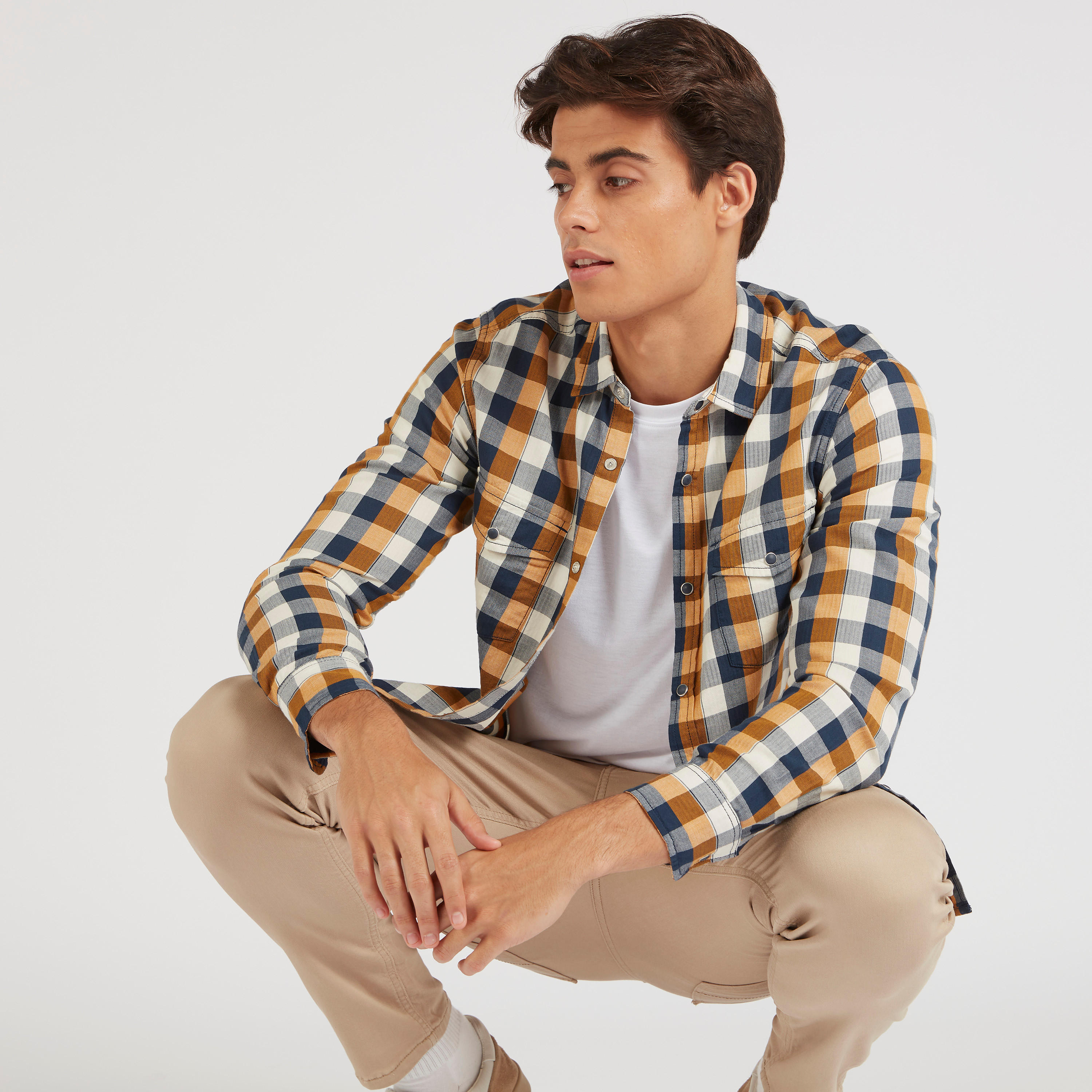 قميص كاروهات بجيوب بطيّة من لي كوبر-men-clothing-shirts-image-7