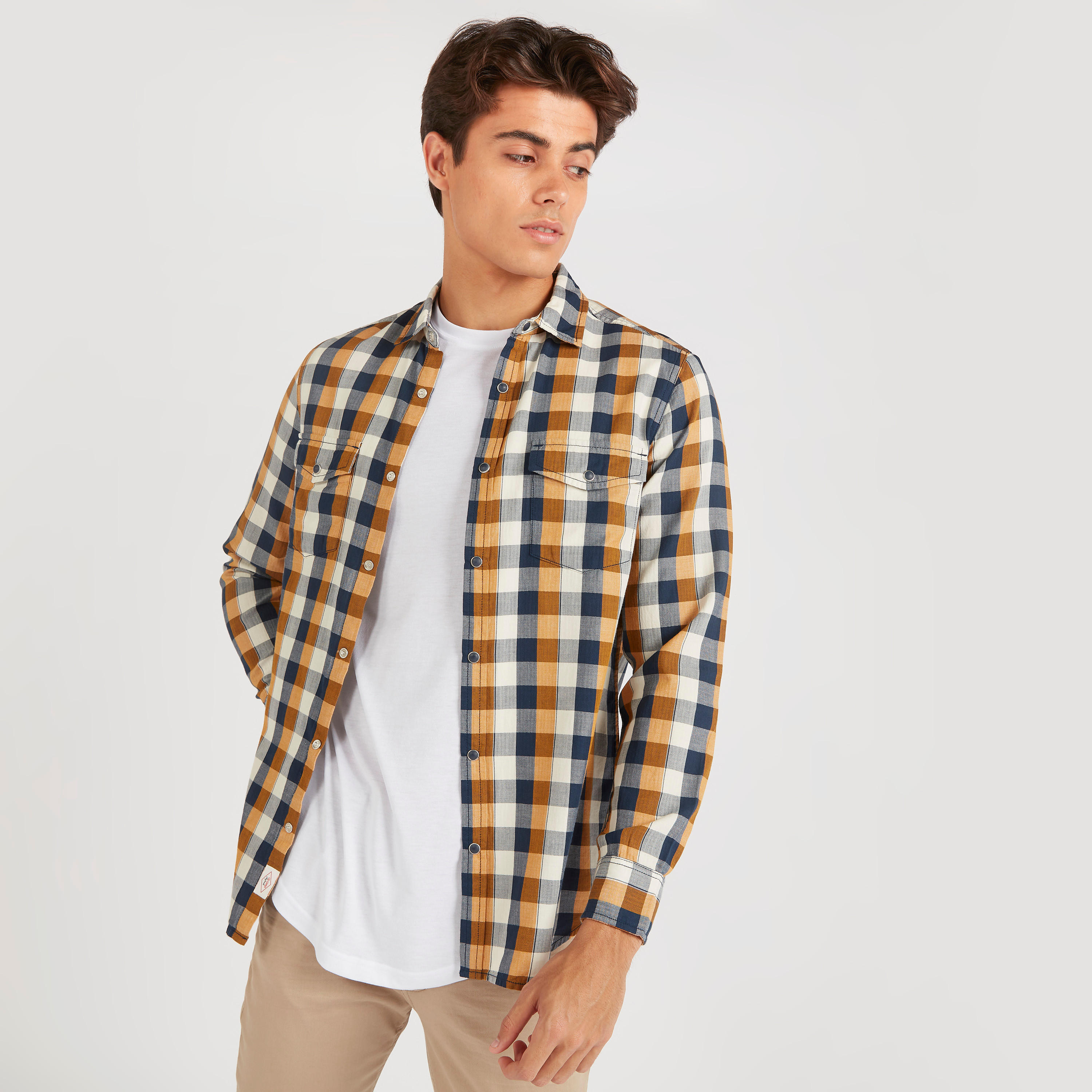قميص كاروهات بجيوب بطيّة من لي كوبر-men-clothing-shirts-image-6