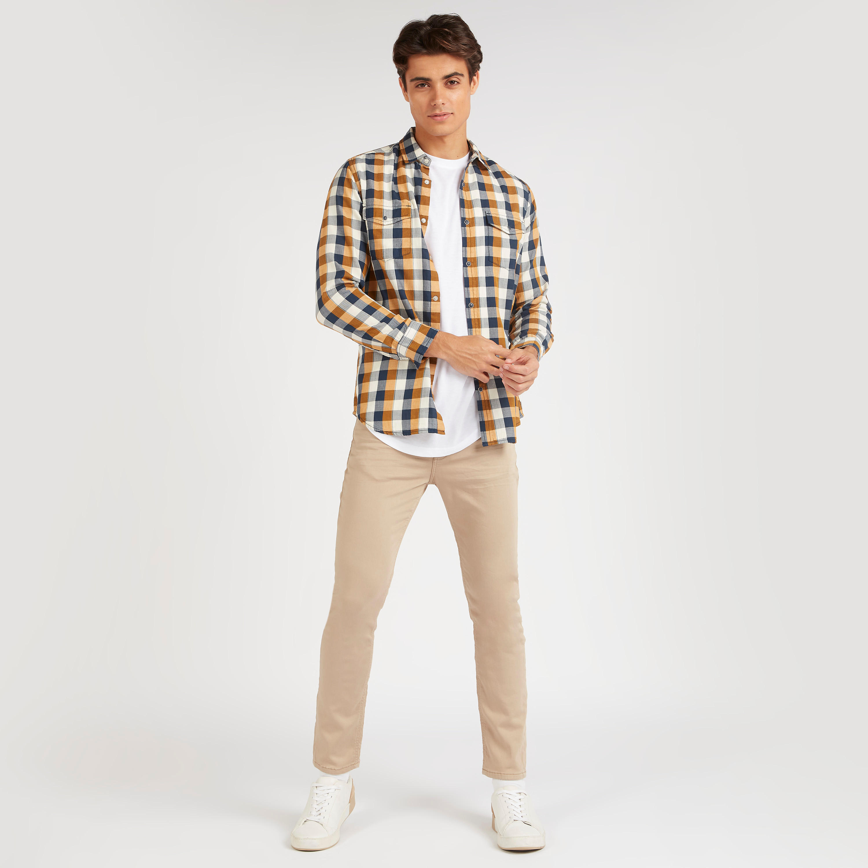 قميص كاروهات بجيوب بطيّة من لي كوبر-men-clothing-shirts-image-4