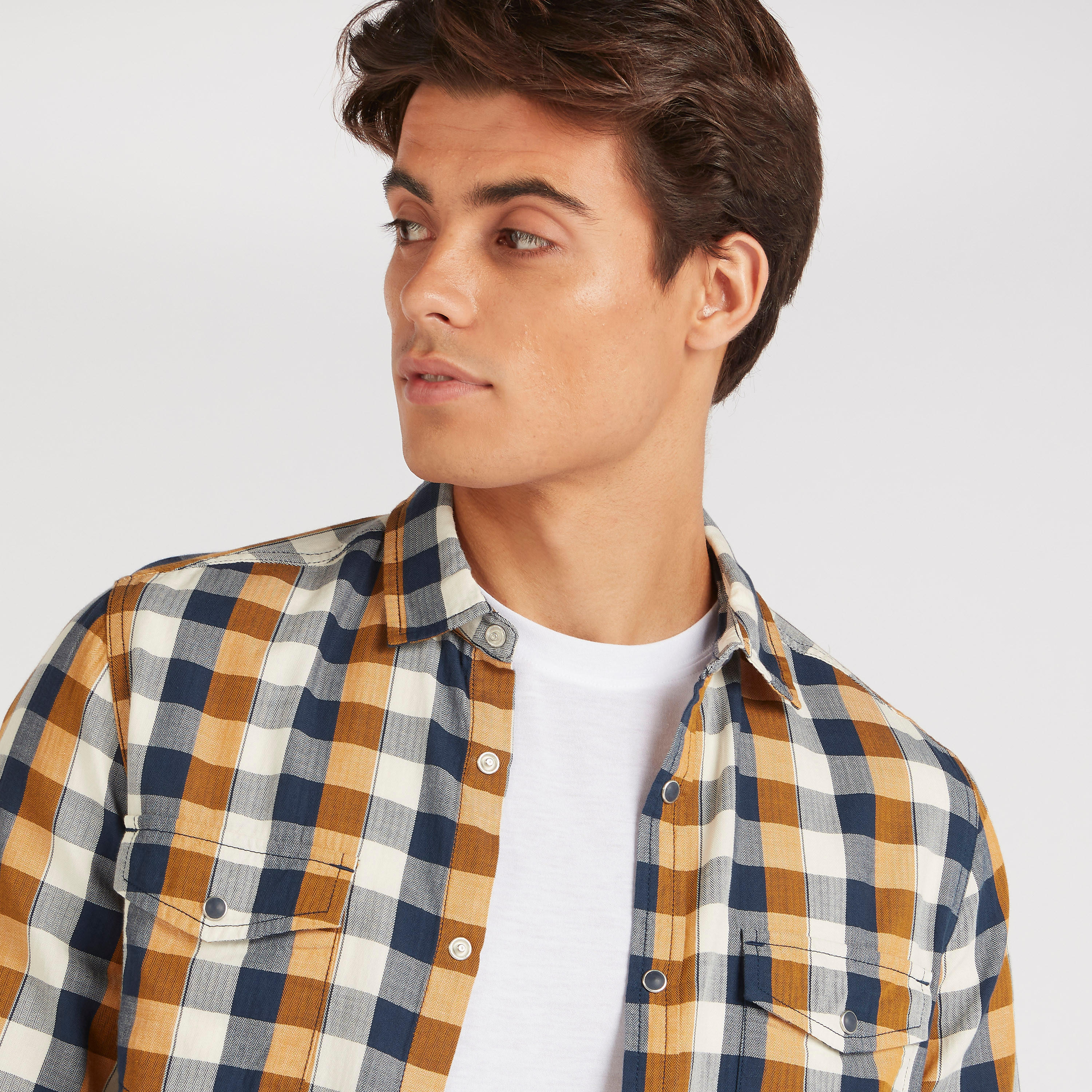 قميص كاروهات بجيوب بطيّة من لي كوبر-men-clothing-shirts-image-2