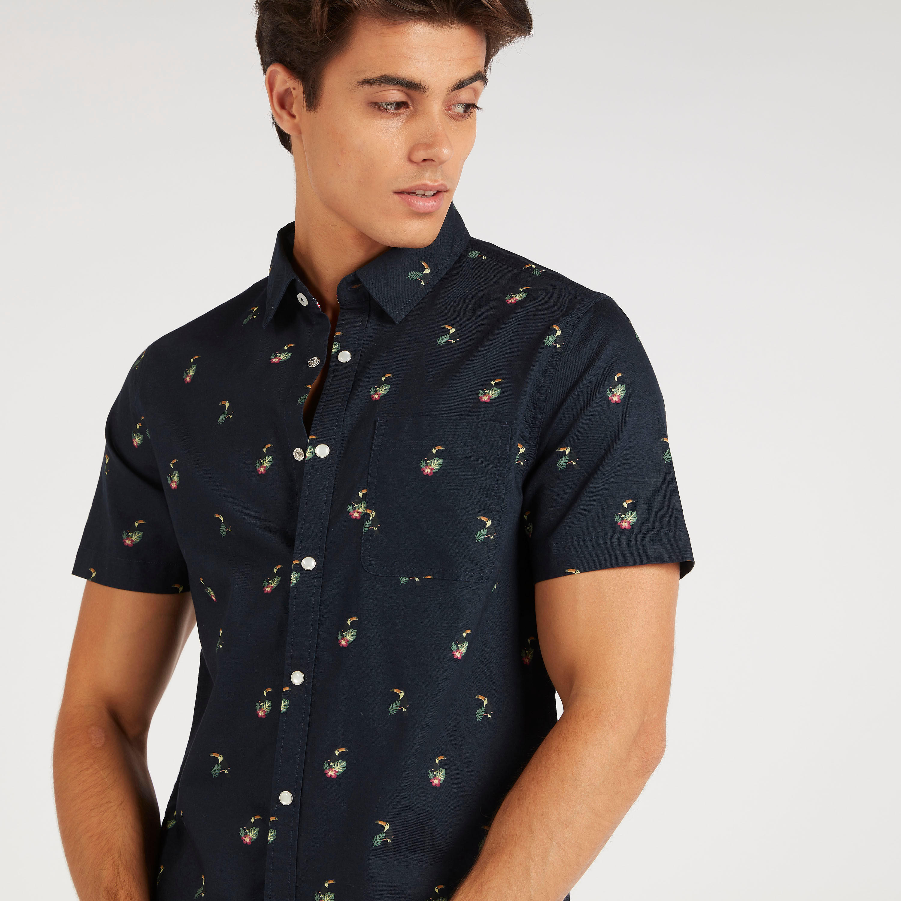 قميص سادة بأكمام قصيرة وجيب من لي كوبر-men-clothing-shirts-image-1