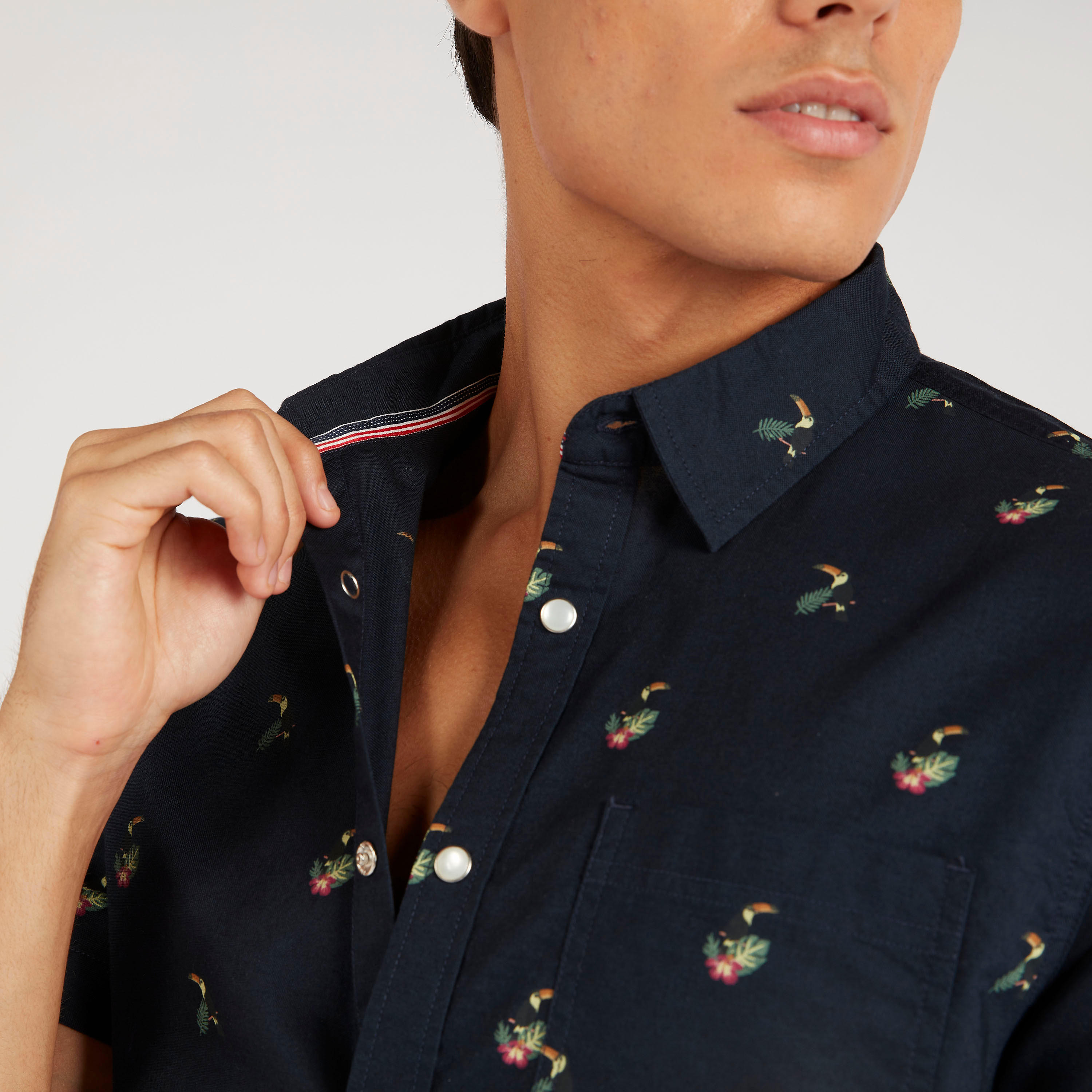 قميص سادة بأكمام قصيرة وجيب من لي كوبر-men-clothing-shirts-image-6