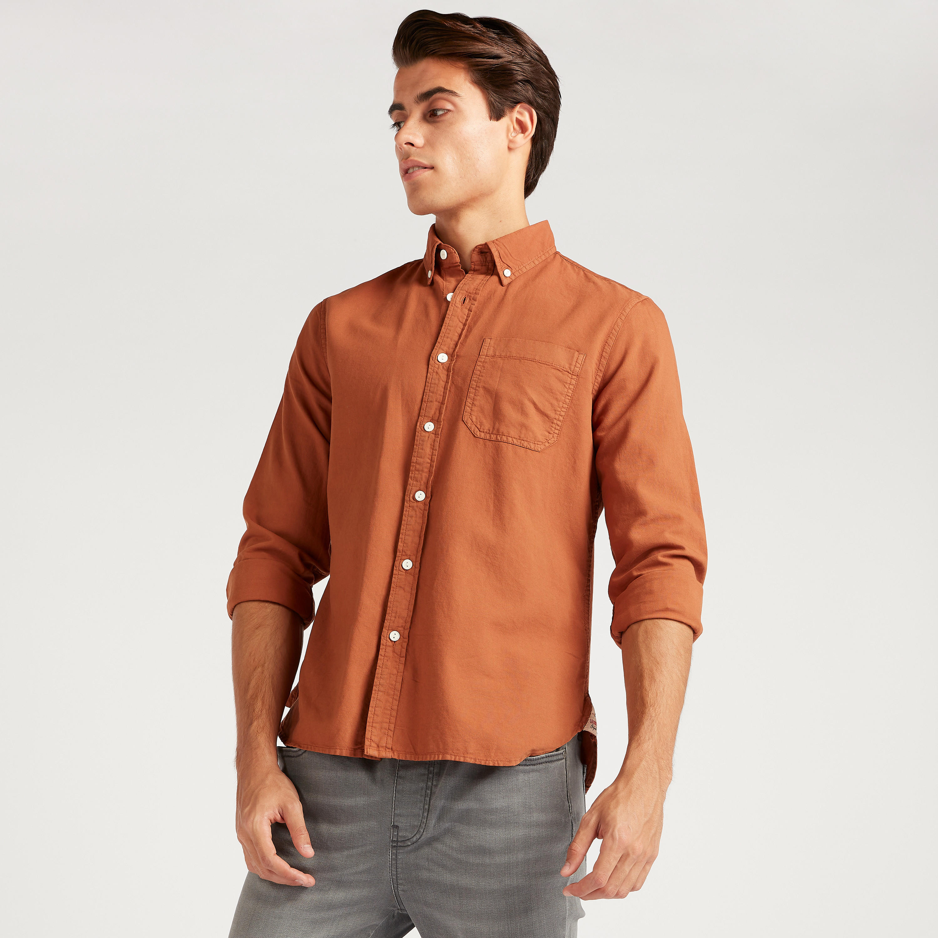 قميص أكسفورد مصبوغ وياقة عادية-men-clothing-shirts-image-1
