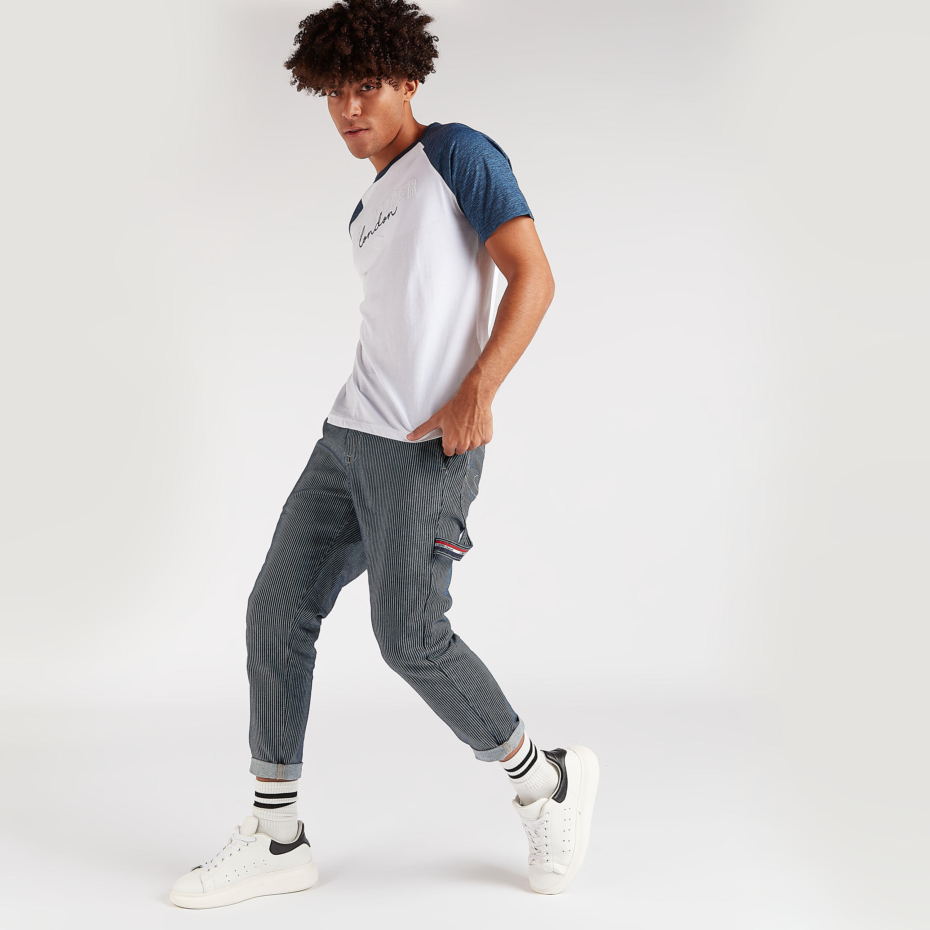 تيشيرت بأكمام مغايرة وطبعات من لي كوبر-men-clothing-tshirtsandpolos-tshirts-image-3