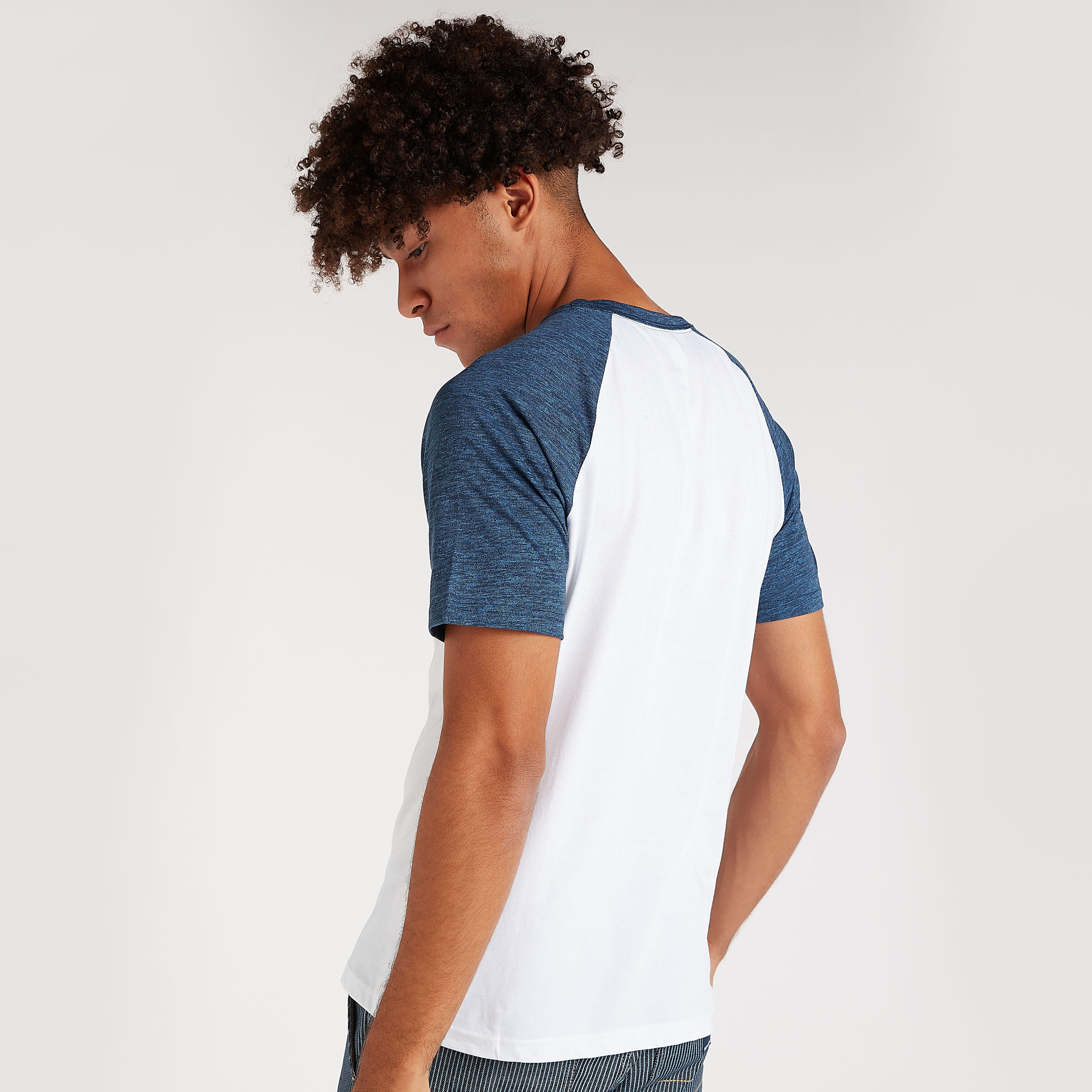 تيشيرت بأكمام مغايرة وطبعات من لي كوبر-men-clothing-tshirtsandpolos-tshirts-image-4