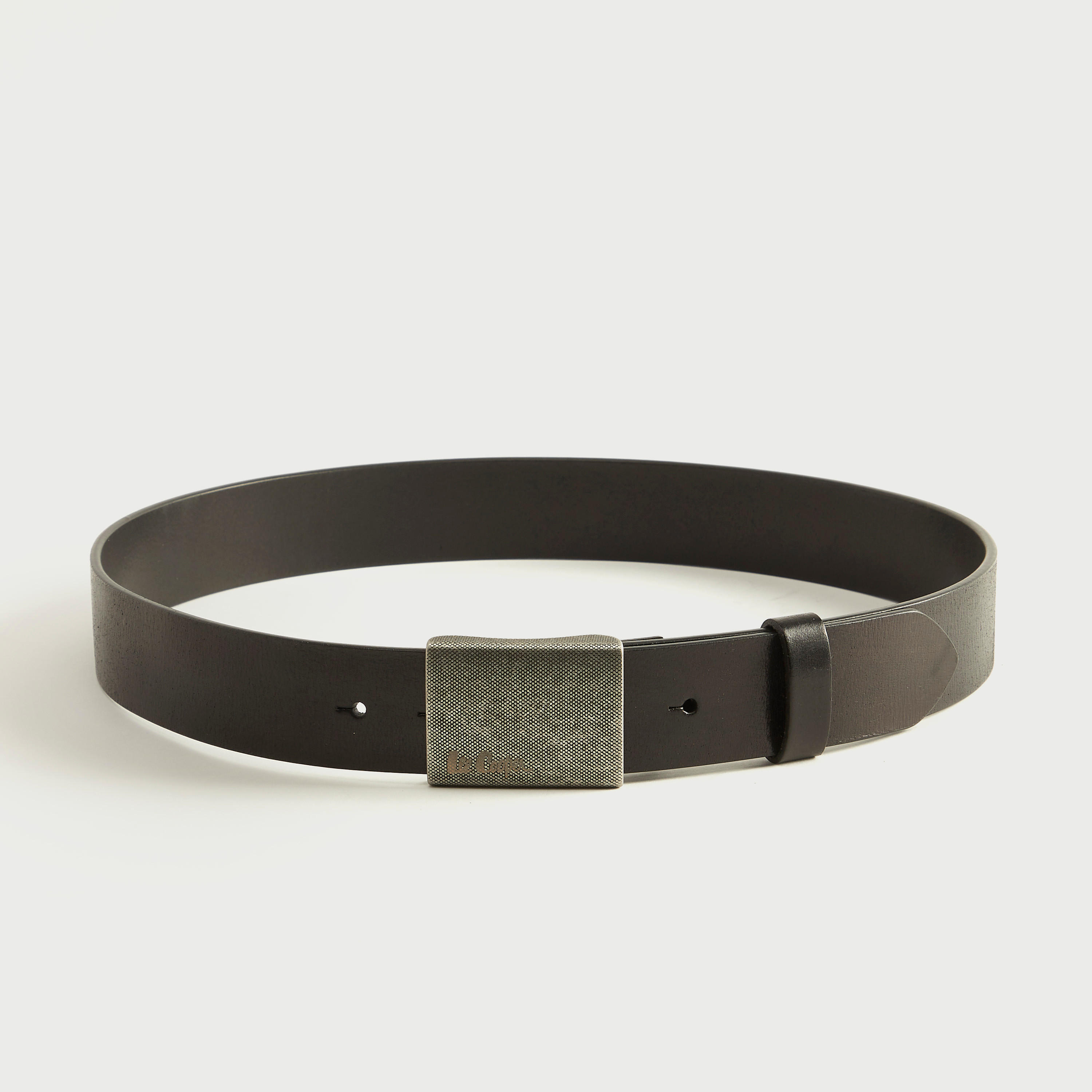 حزام جلد بارز الملمس بإبزيم من لي كوبر-men-beltsandwallets-belts-image-2