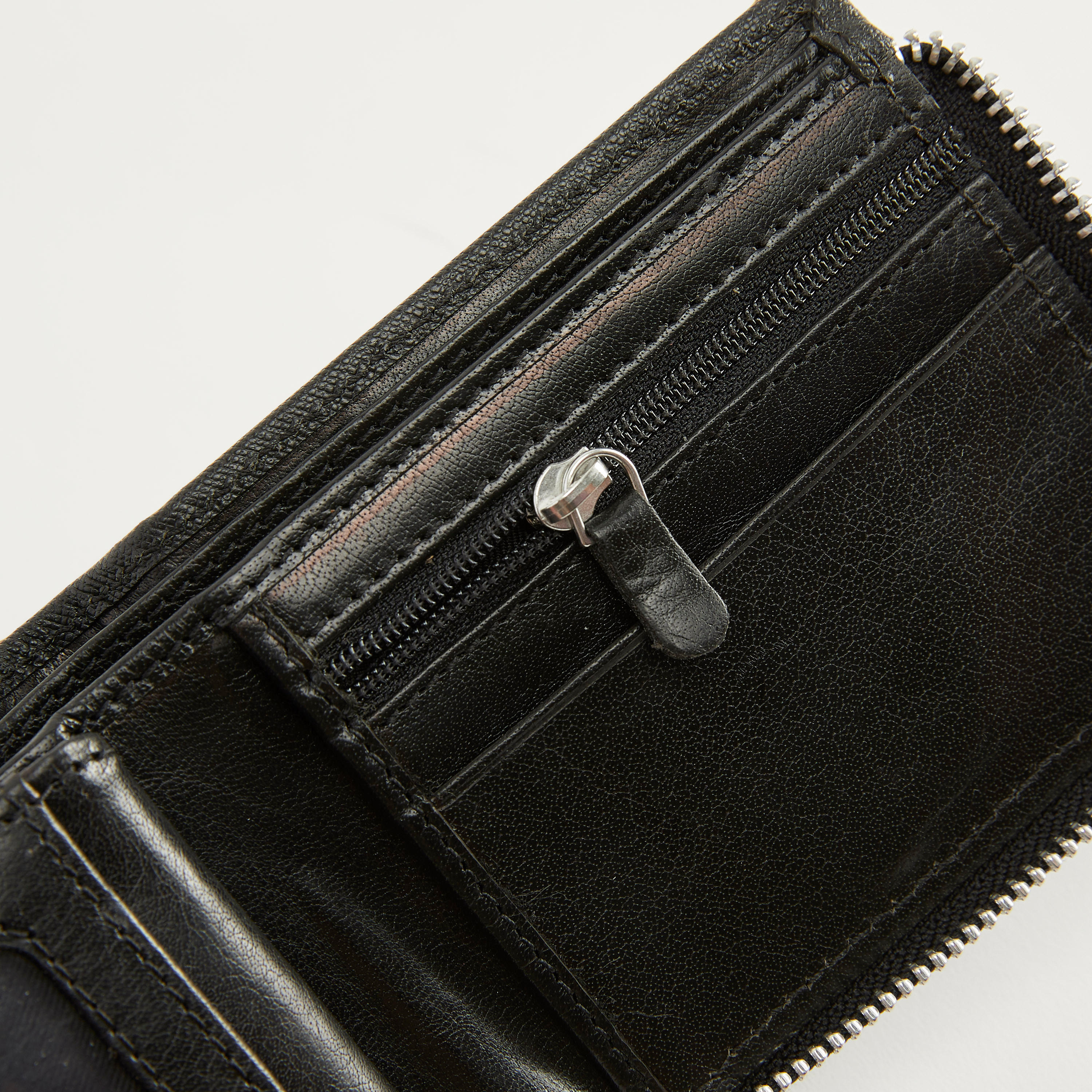 محفظة جلد بارزة الملمس بطيّة مزدوجة وسحّاب إغلاق من لي كوبر-men-beltsandwallets-wallets-image-3