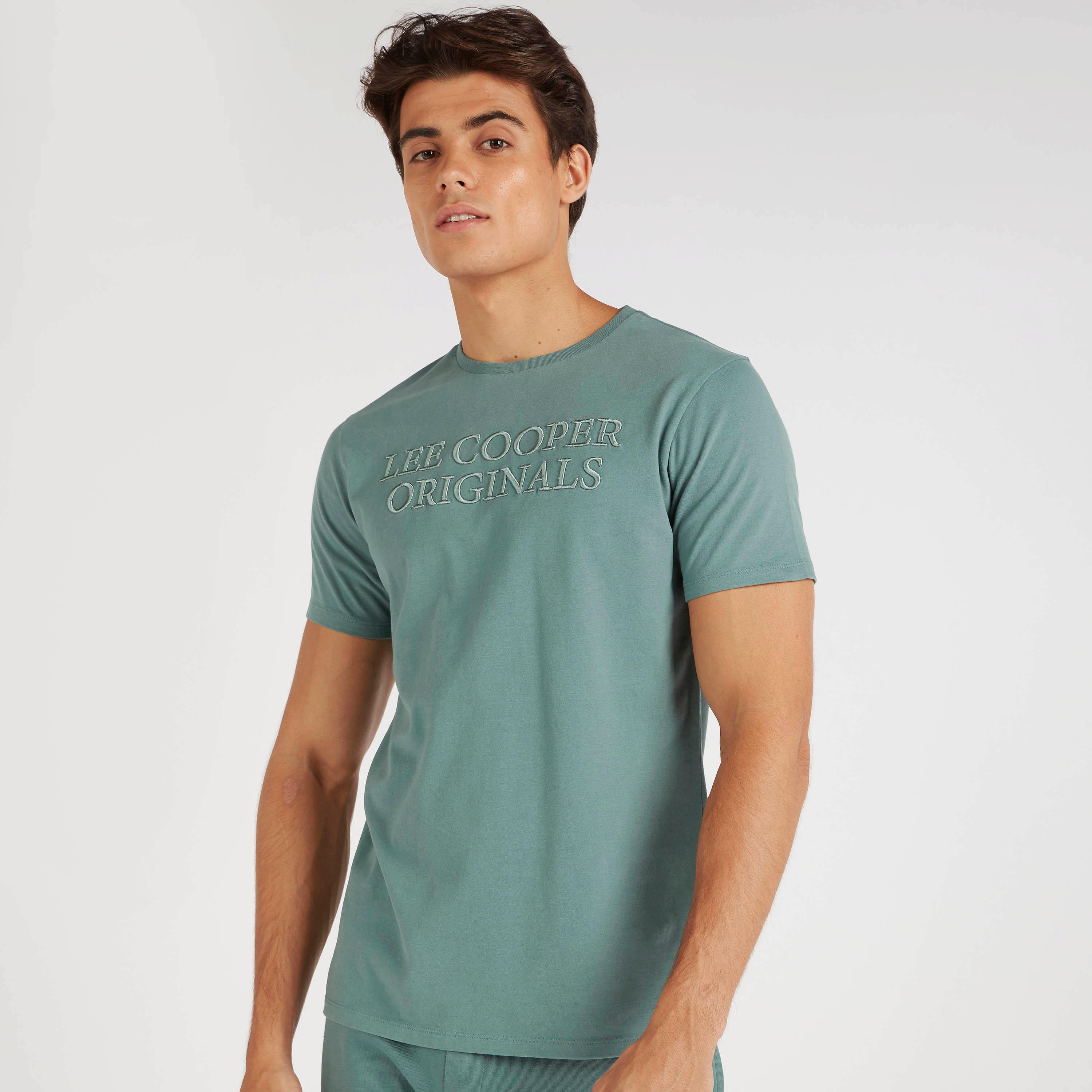 تيشيرت مطرّز بأكمام قصيرة من لي كوبر-men-clothing-tshirtsandpolos-tshirts-image-1