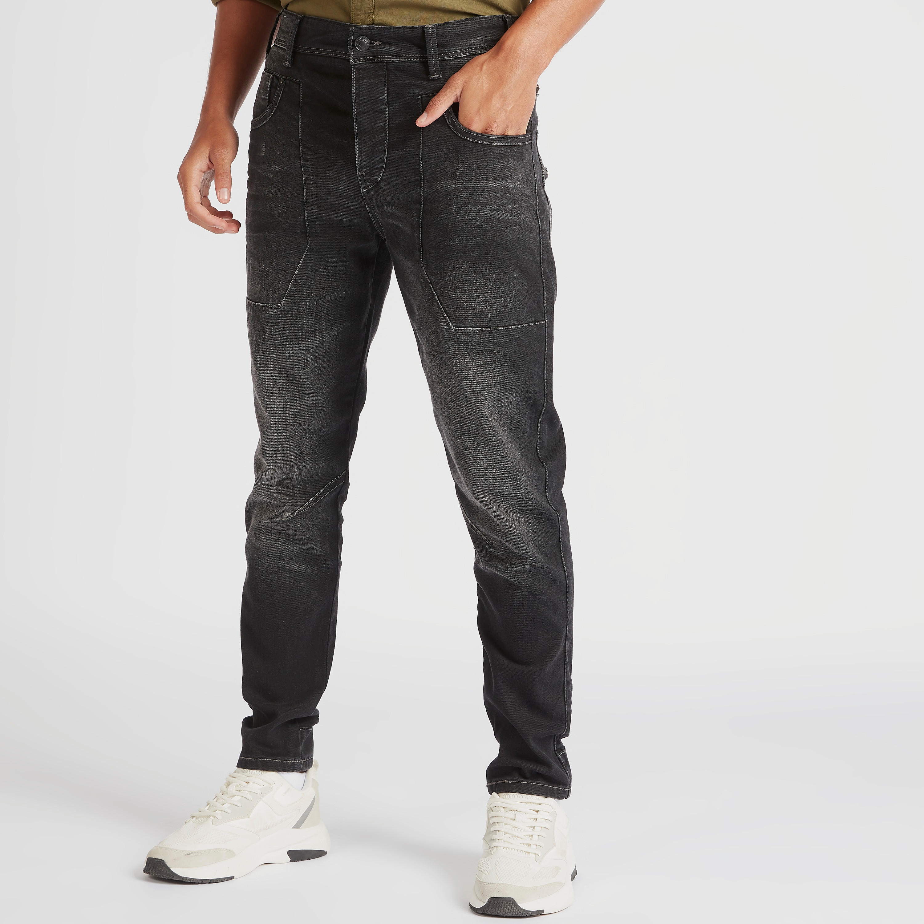 شورت جينز بزر إغلاق وجيوب من لي كوبر-men-clothing-bottoms-jeans-image-7