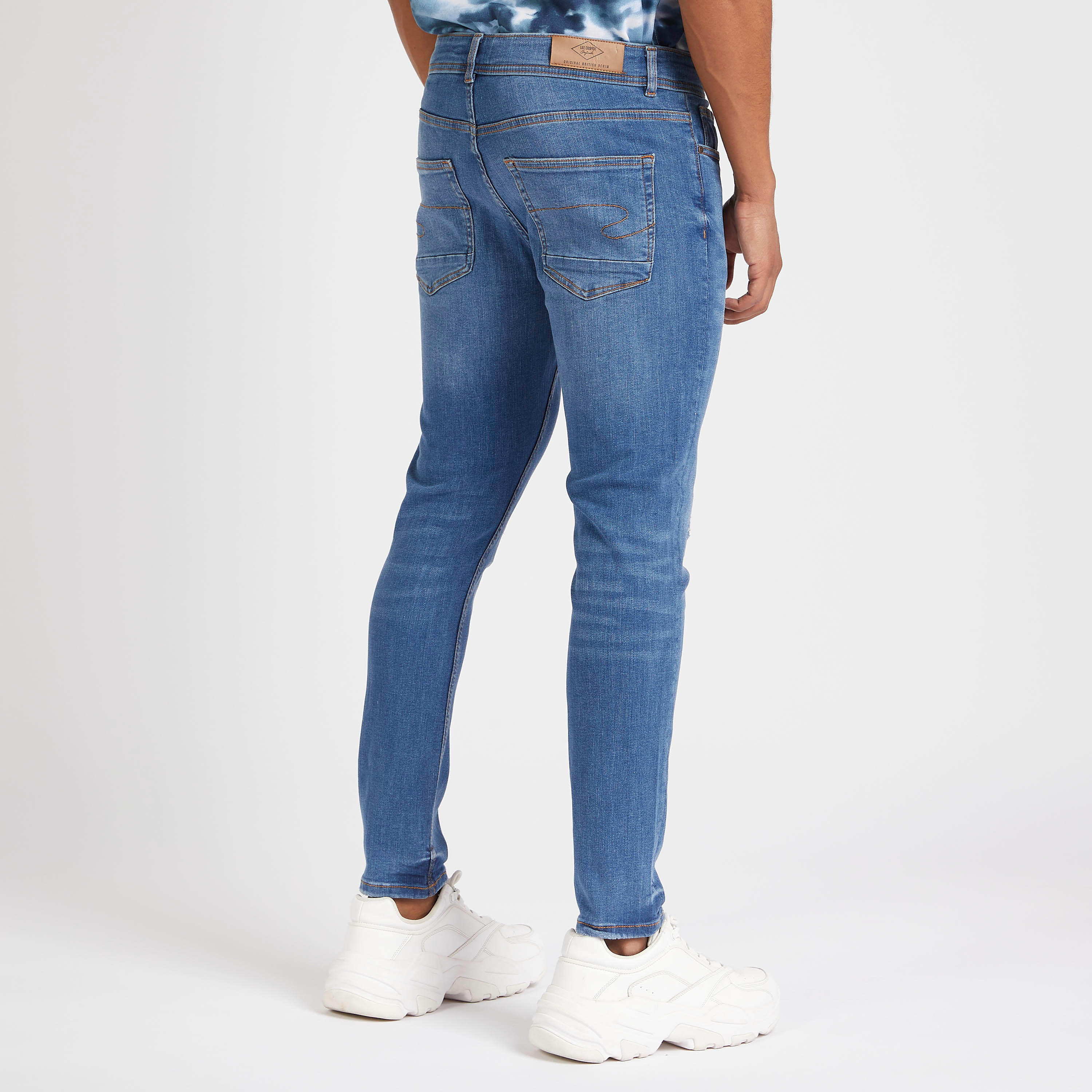 بنطلون جينز مضلّع بأطراف ضيّقة وخصر متوسط الارتفاع من لي كوبر-men-clothing-bottoms-jeans-image-4