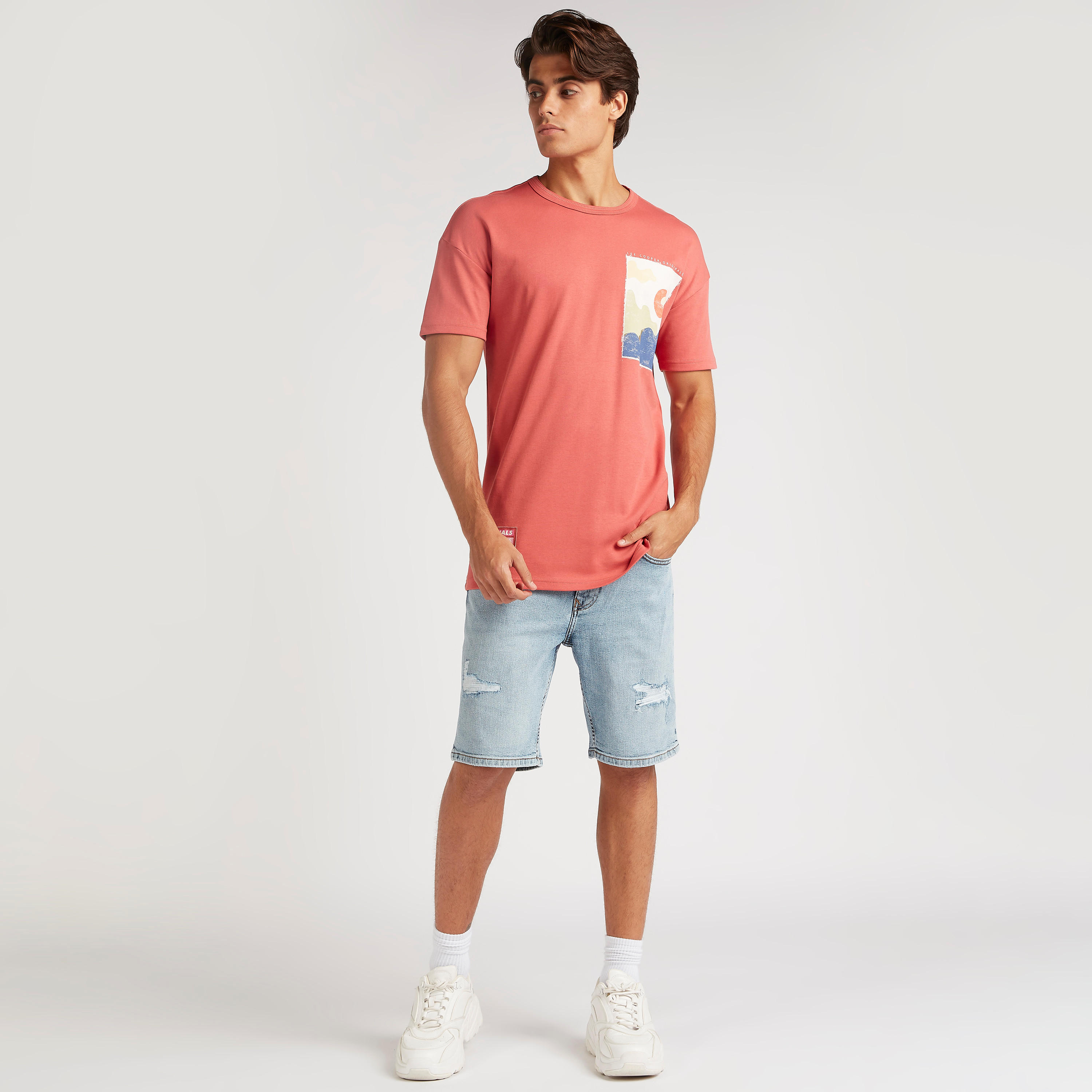 شورت دنيم مضلّع بجيوب من لي كوبر-men-clothing-bottoms-shorts-image-2