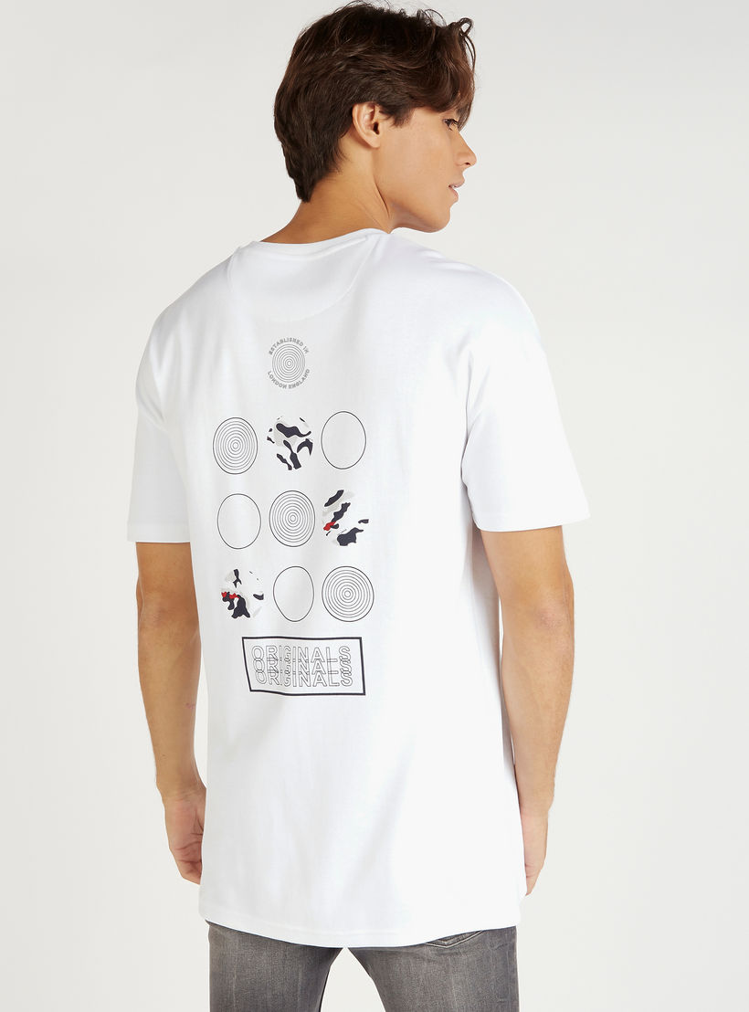 تيشيرت بياقة ضيّقة وطبعات من لي كوبر-men-clothing-tshirtsandpolos-tshirts-image-3