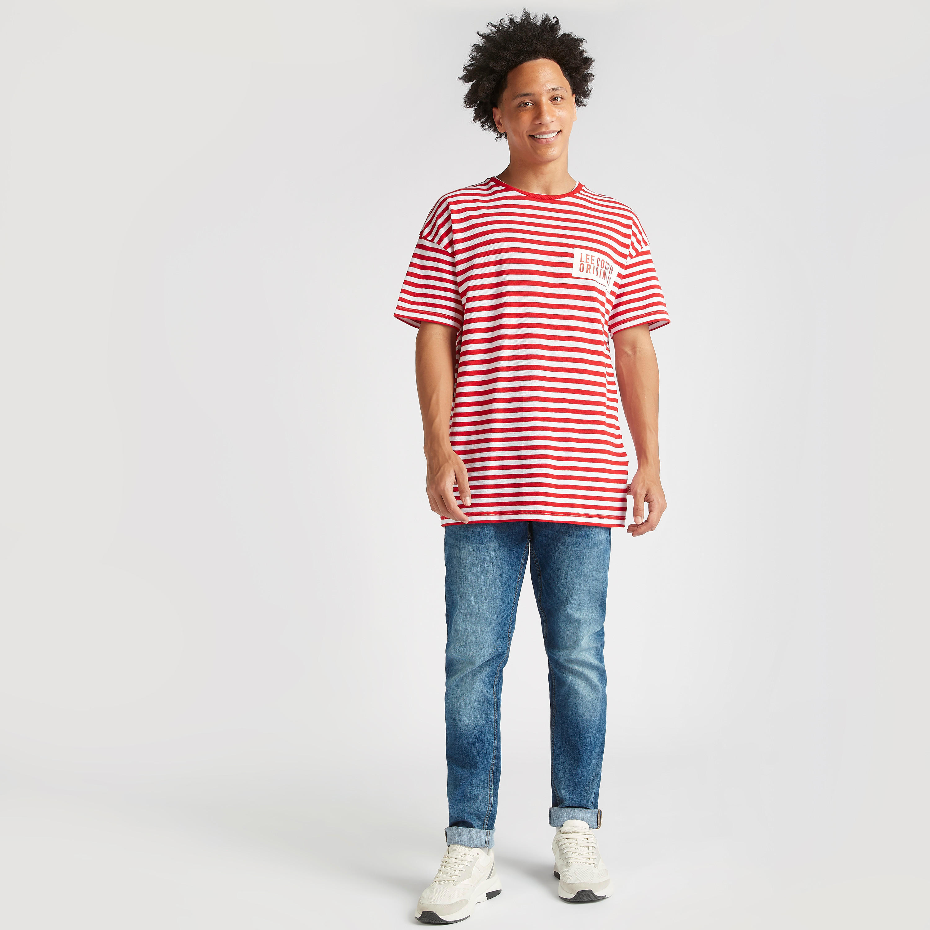 تيشيرت مخطّط بياقة ضيّقة وأكمام قصيرة من لي كوبر-men-clothing-tshirtsandpolos-tshirts-image-2
