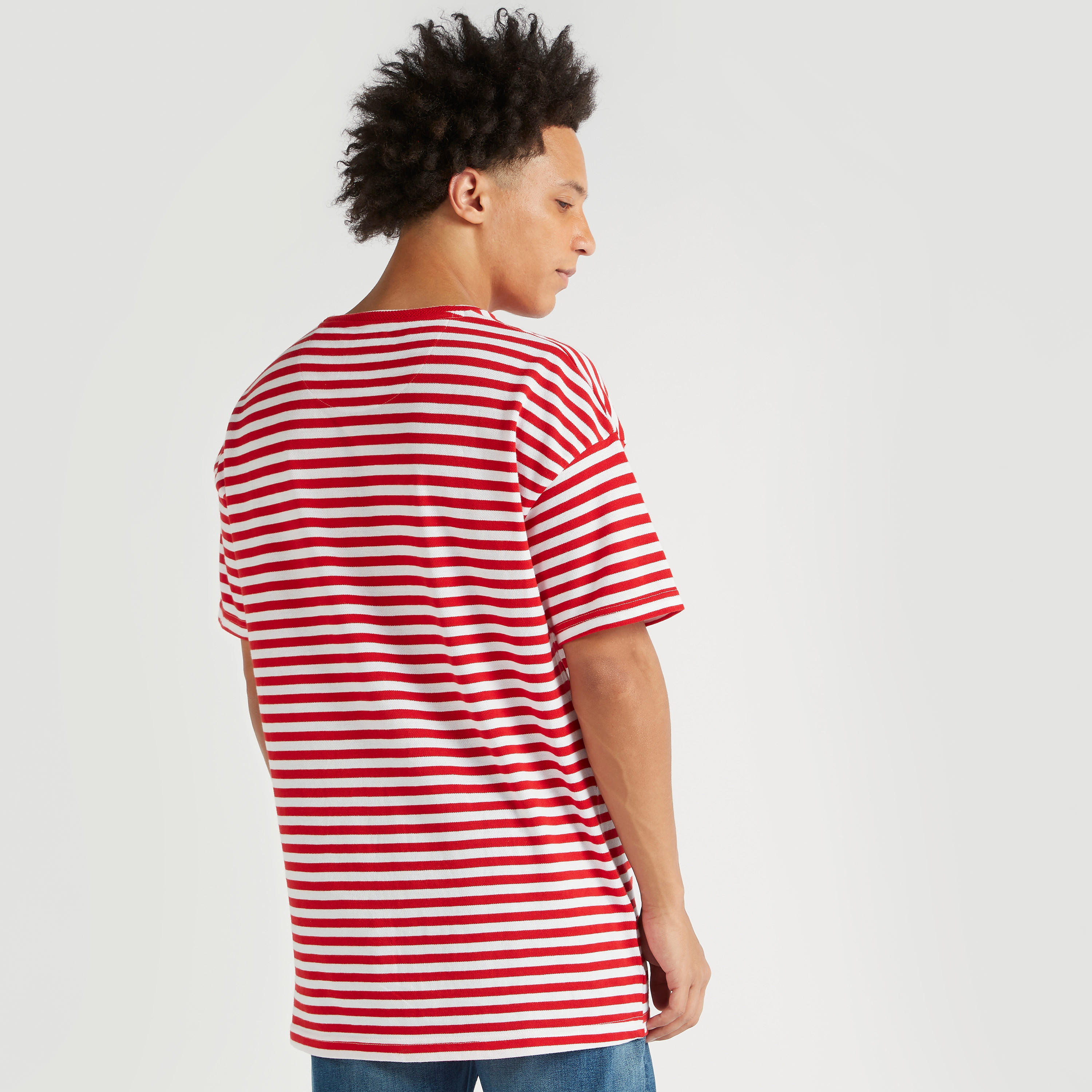 تيشيرت مخطّط بياقة ضيّقة وأكمام قصيرة من لي كوبر-men-clothing-tshirtsandpolos-tshirts-image-4