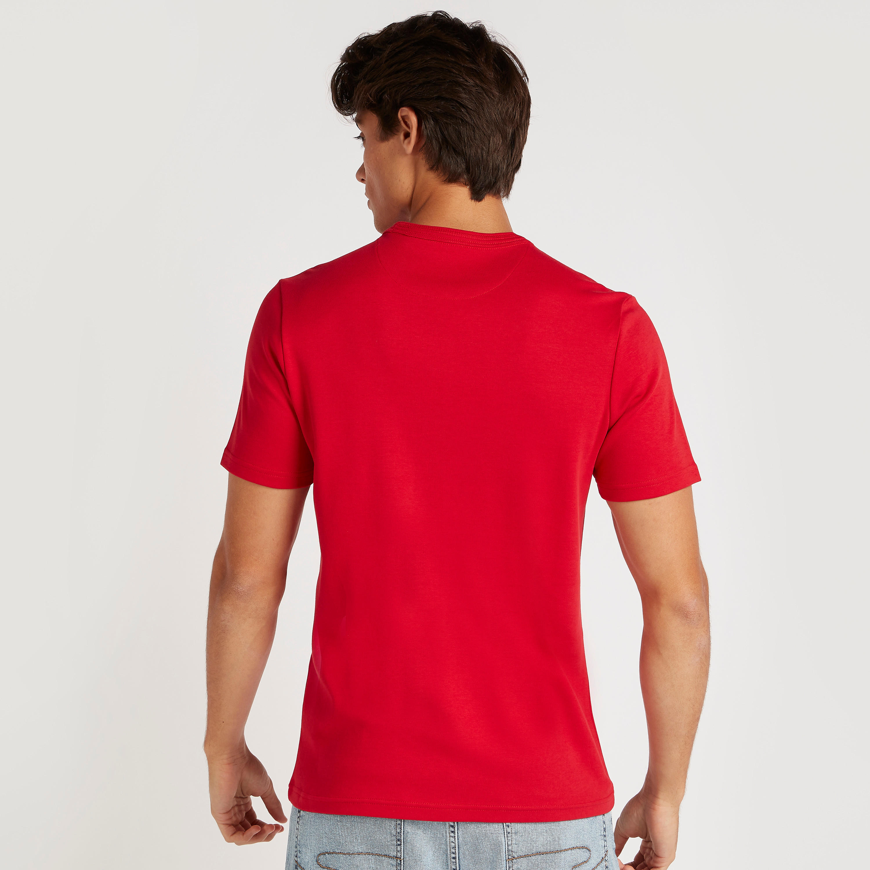 تيشيرت بياقة ضيّقة وأكمام قصيرة وطبعات من لي كوبر-men-clothing-tshirtsandpolos-tshirts-image-4