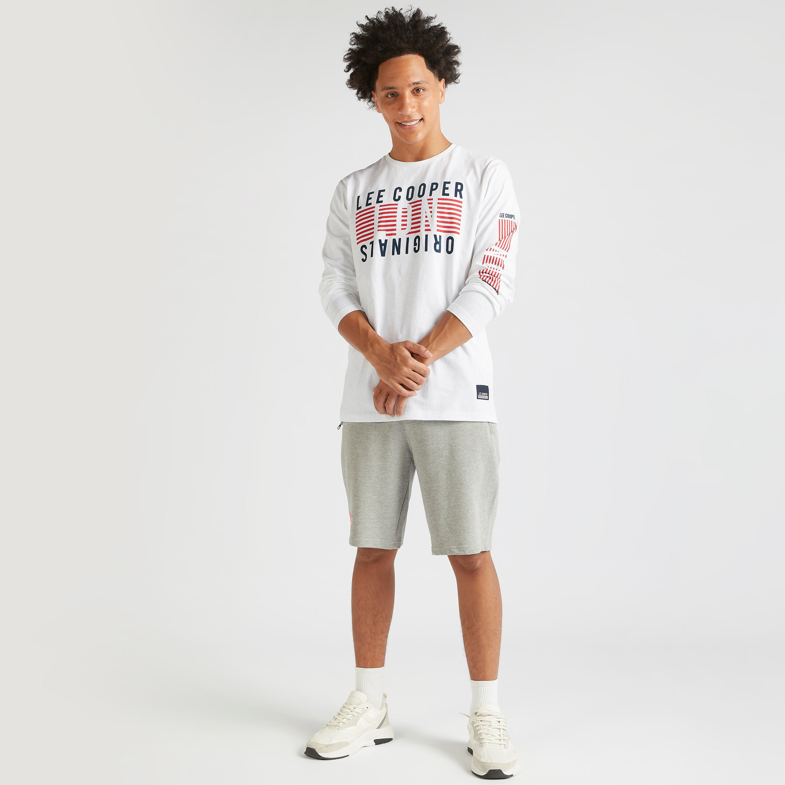 تيشيرت بياقة ضيّقة وأكمام قصيرة وطبعات من لي كوبر-men-clothing-tshirtsandpolos-tshirts-image-6