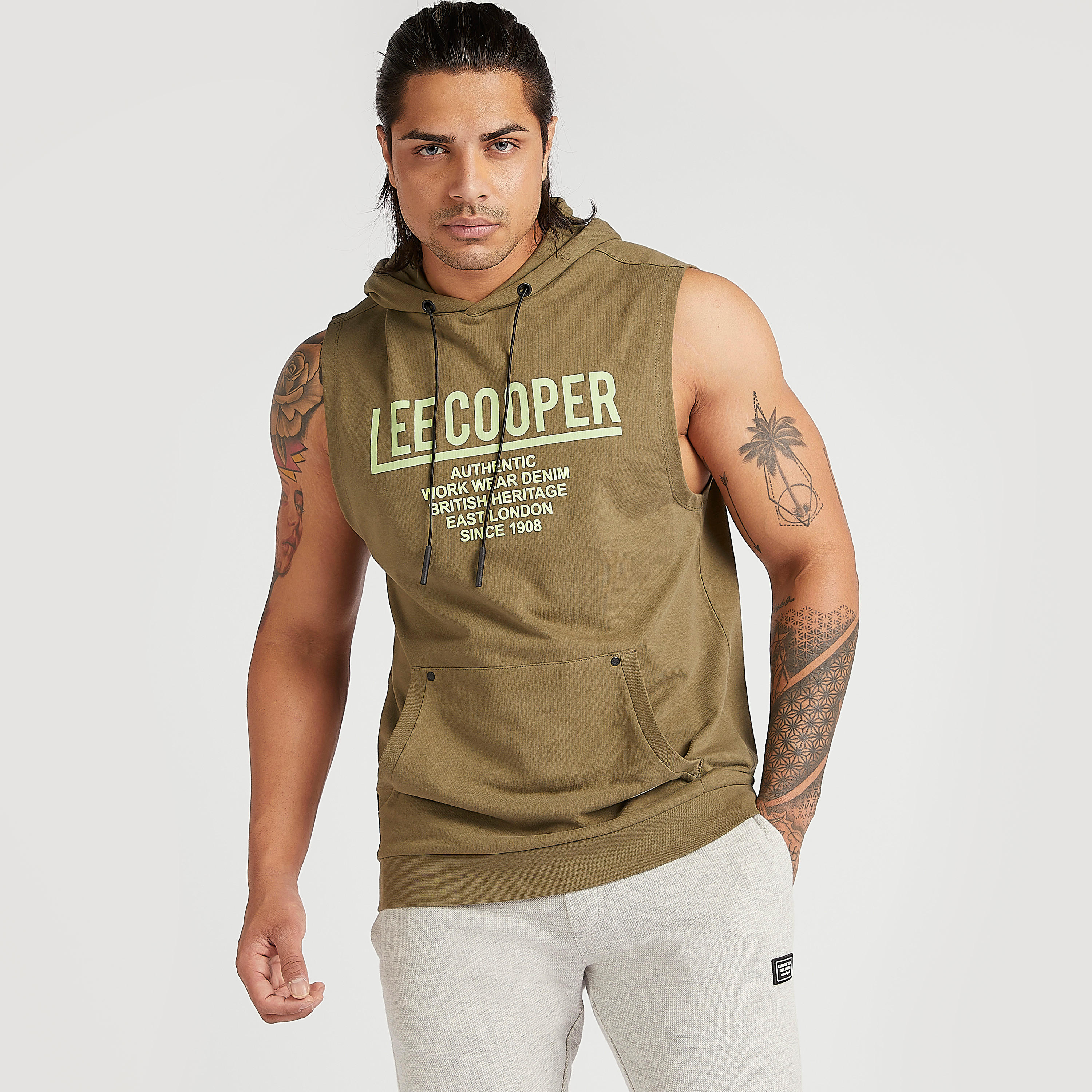 هودي دون أكمام بطبعات نصيّة من لي كوبر-men-winterwear-hoodiesandsweatshirts-image-1
