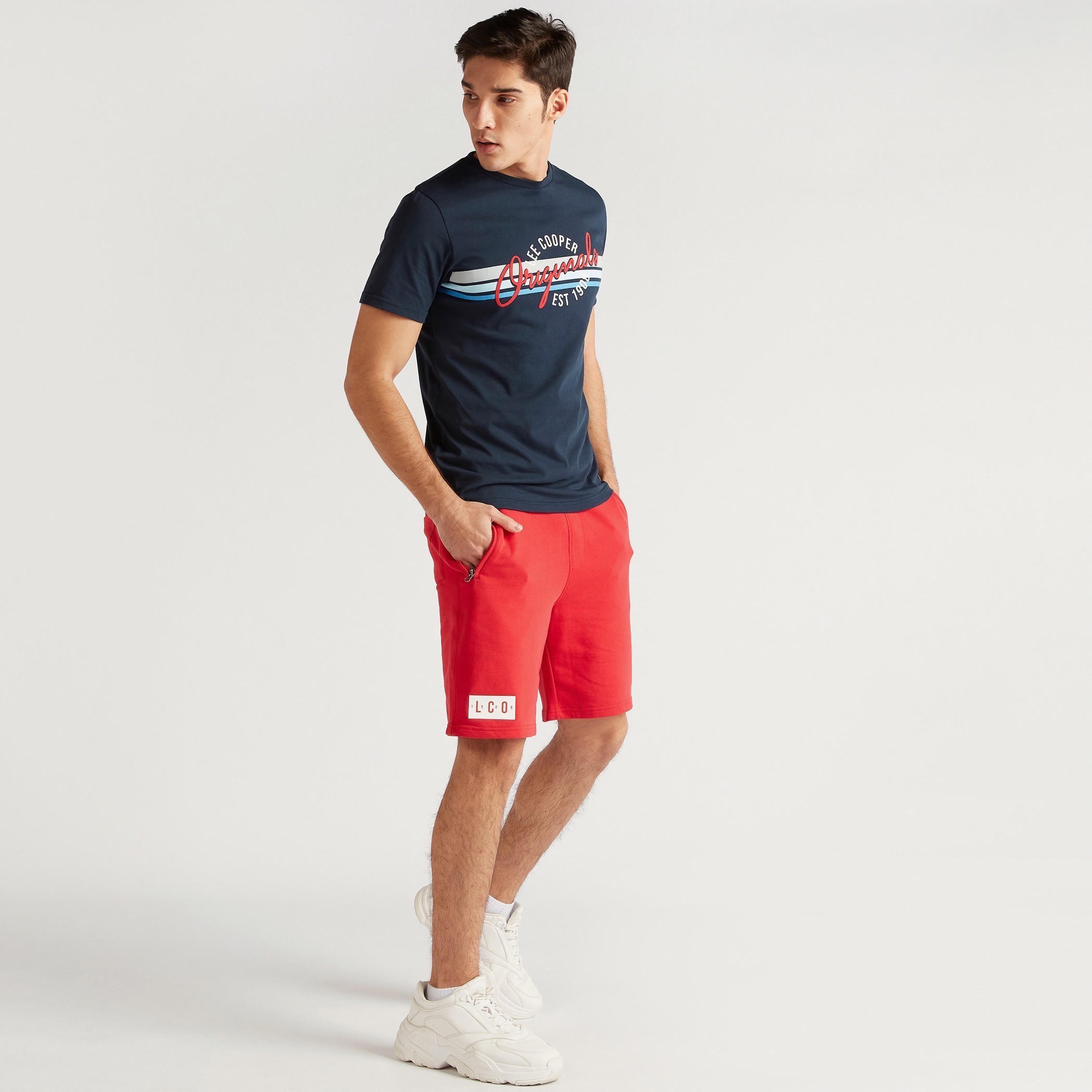 شورت سادة بجيوب بسحّاب إغلاق ورباط إغلاق من لي كوبر-men-clothing-bottoms-shorts-image-3