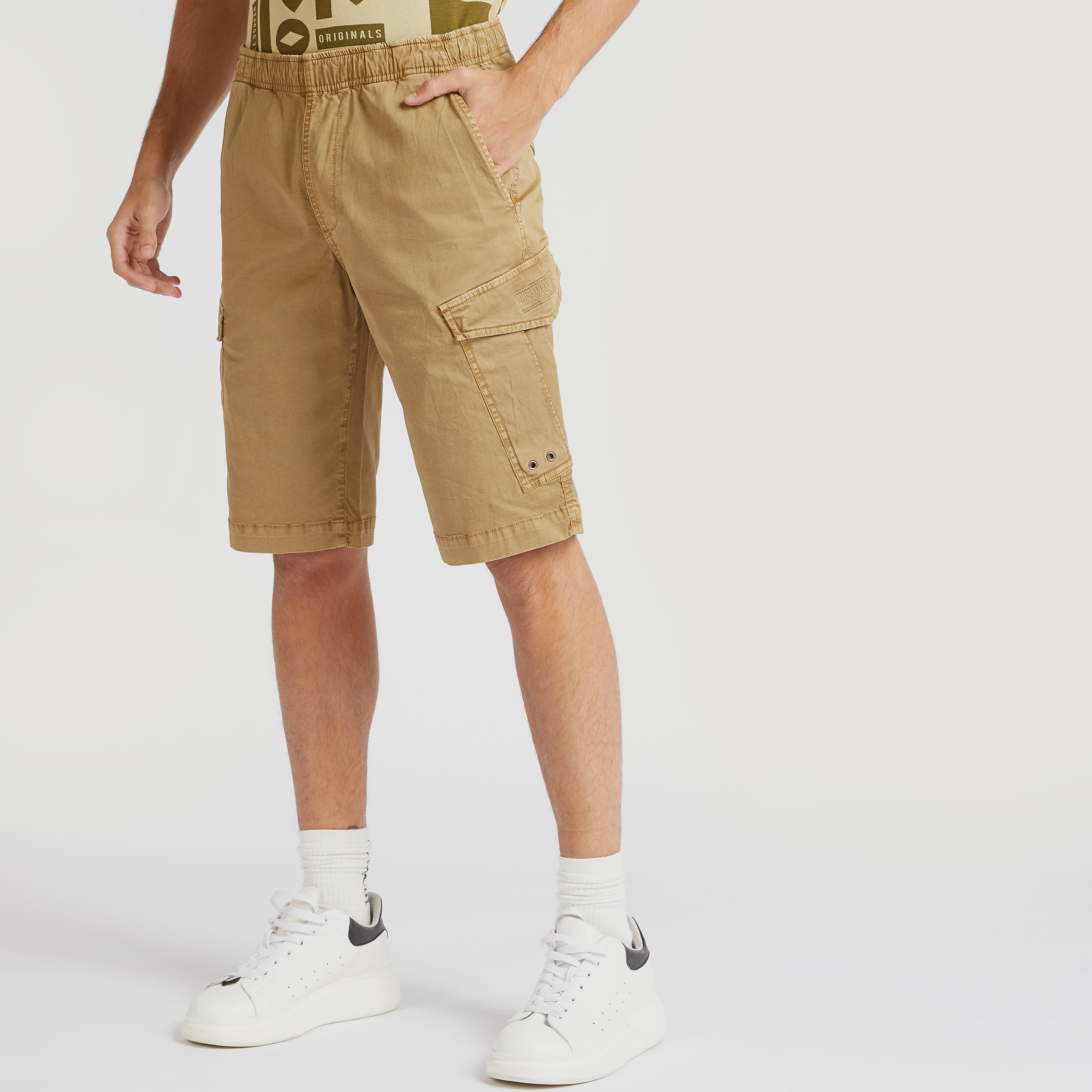شورت كارجو سادة بخصر متوسط الارتفاع من لي كوبر-men-clothing-bottoms-shorts-image-5