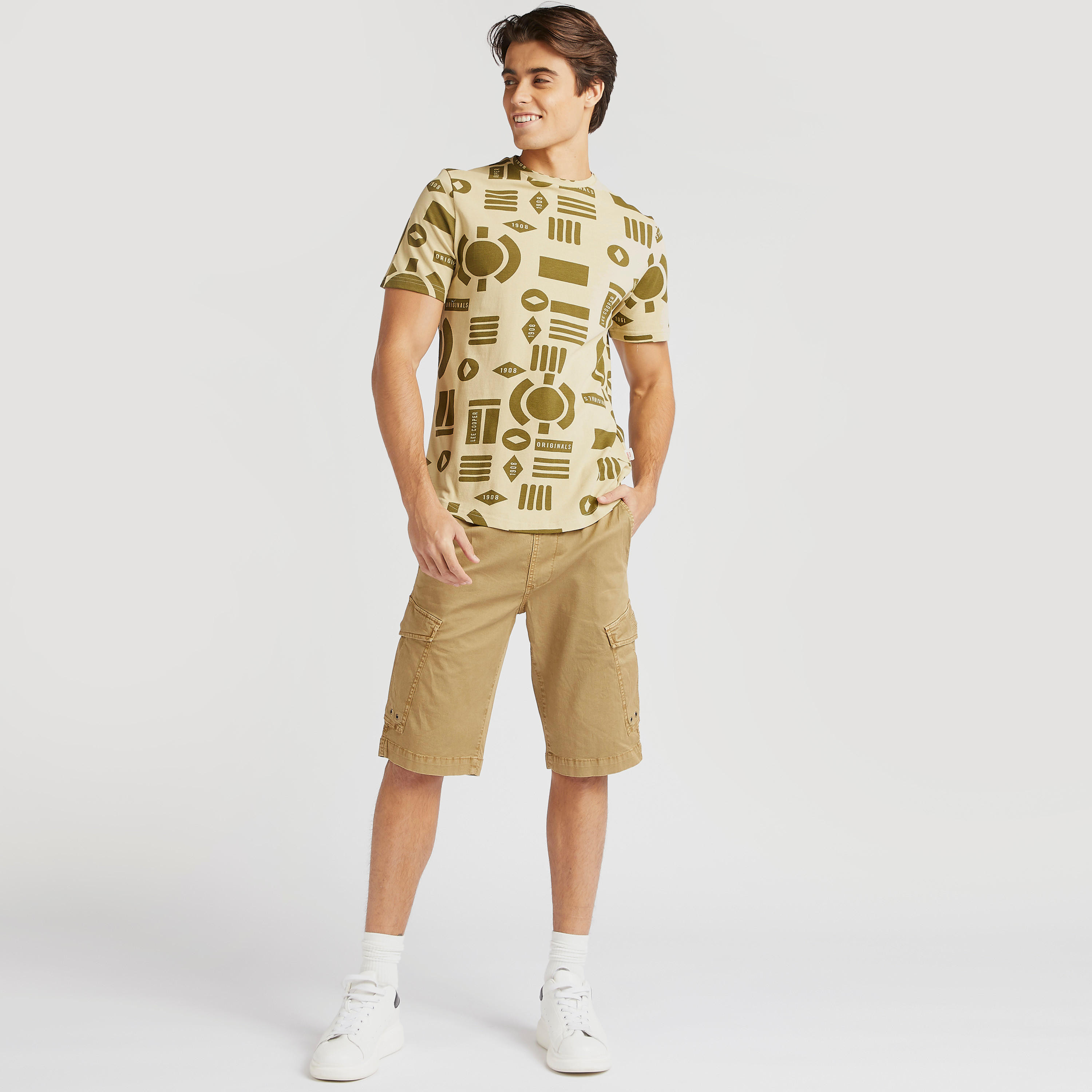 شورت كارجو سادة بخصر متوسط الارتفاع من لي كوبر-men-clothing-bottoms-shorts-image-4
