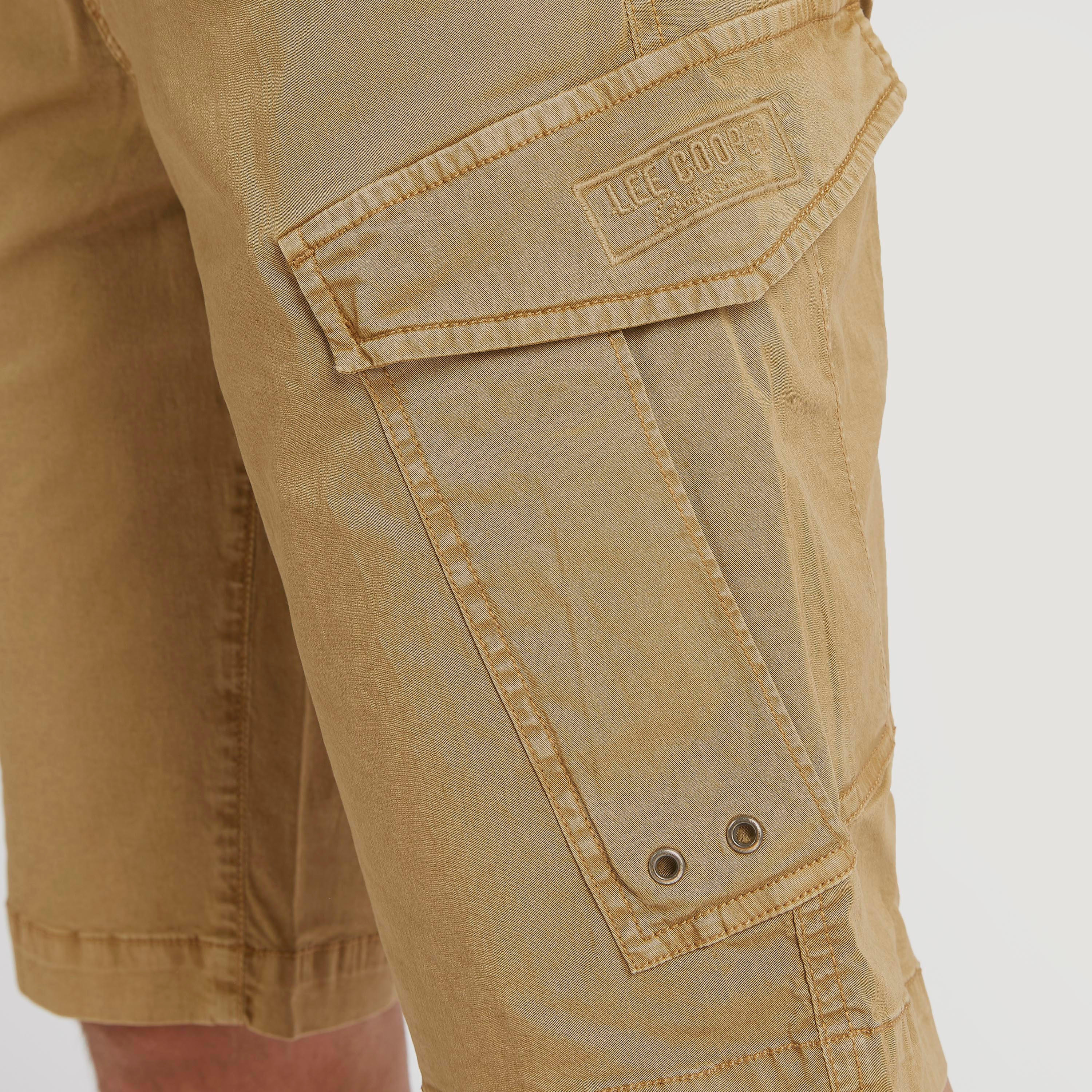 شورت كارجو سادة بخصر متوسط الارتفاع من لي كوبر-men-clothing-bottoms-shorts-image-3