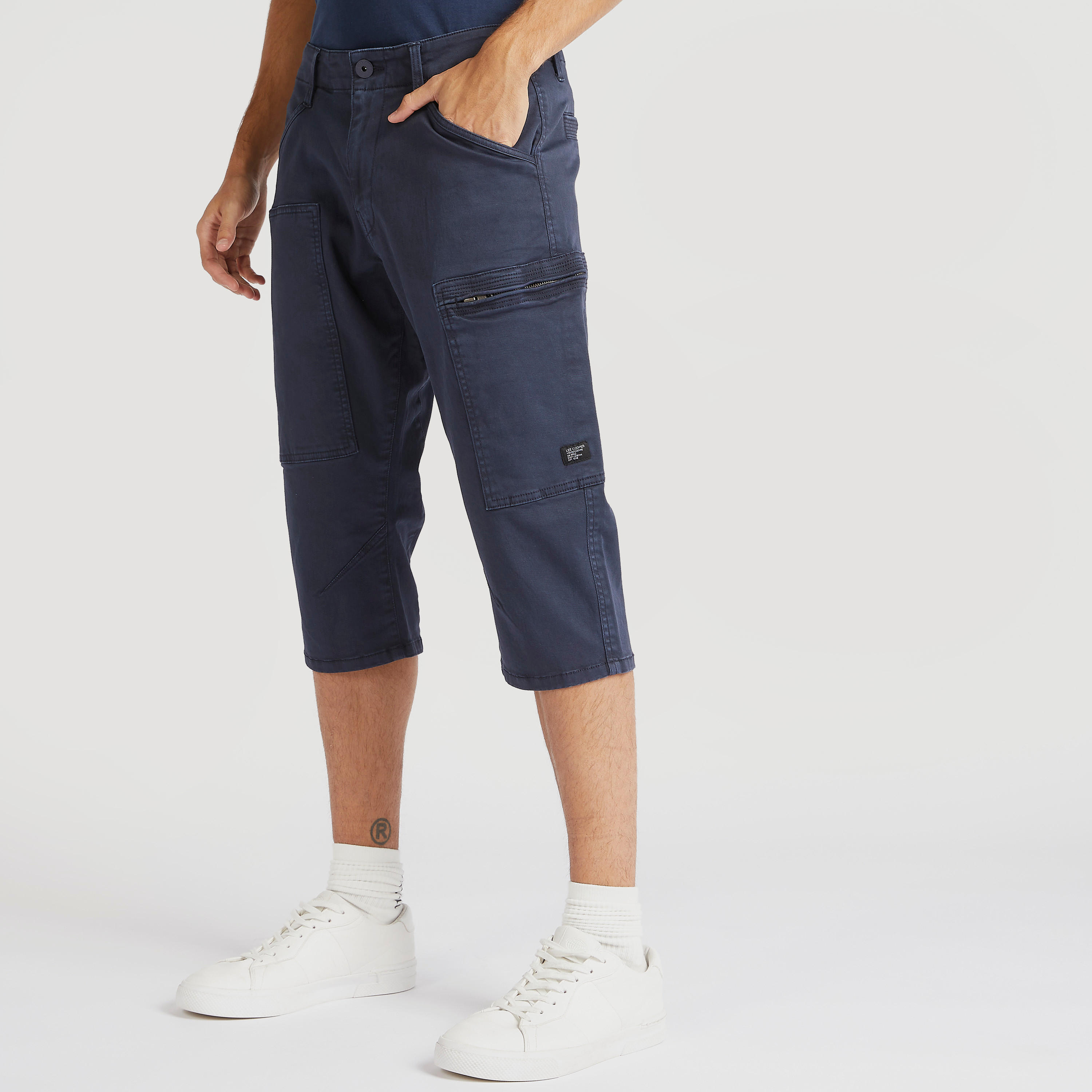 Lee Cooper Solid Mid-Rise Capri Cargo Pants-men-clothing-bottoms-shorts-image-1
