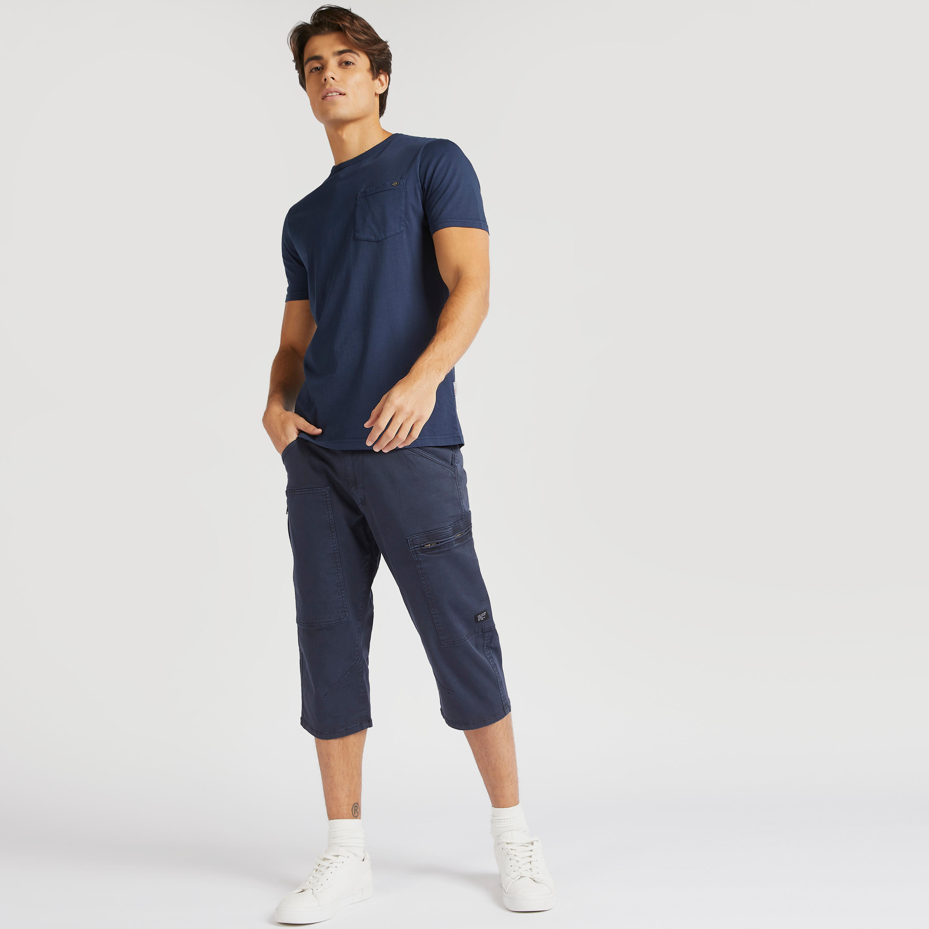 Lee Cooper Solid Mid-Rise Capri Cargo Pants-men-clothing-bottoms-shorts-image-2