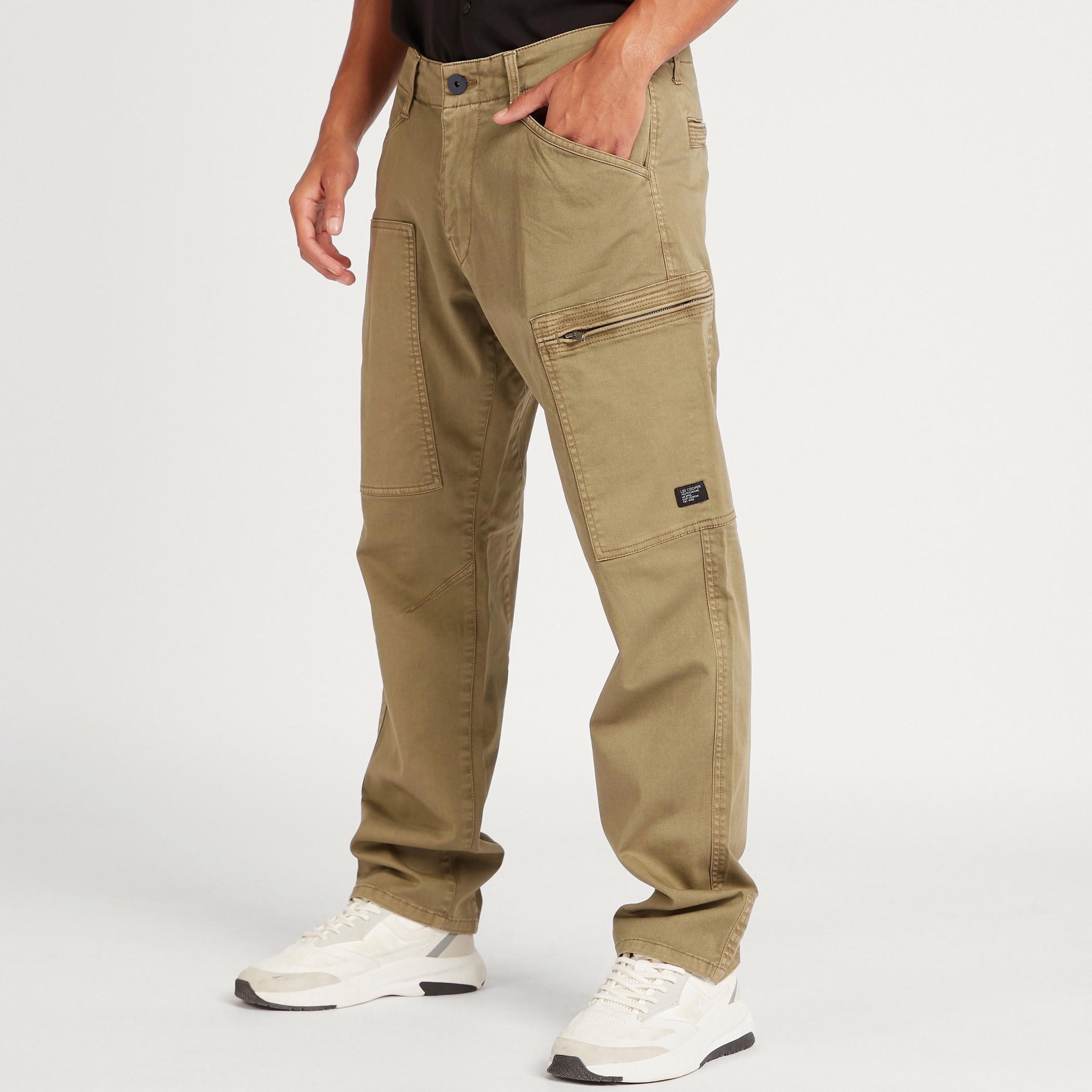 بنطللون كارجو من لي كوبر-men-clothing-bottoms-trousersandchinos-chinos-image-1
