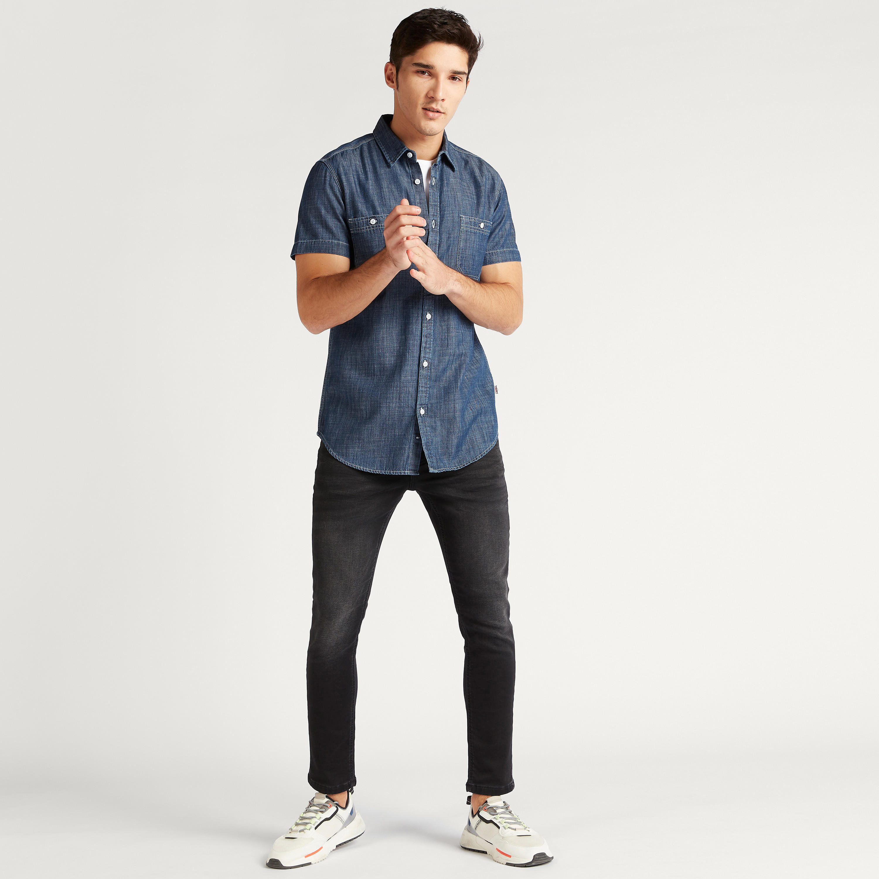 قميص دينم بزر إغلاق وجيب على الصدر من لي كوبر-men-clothing-shirts-image-3