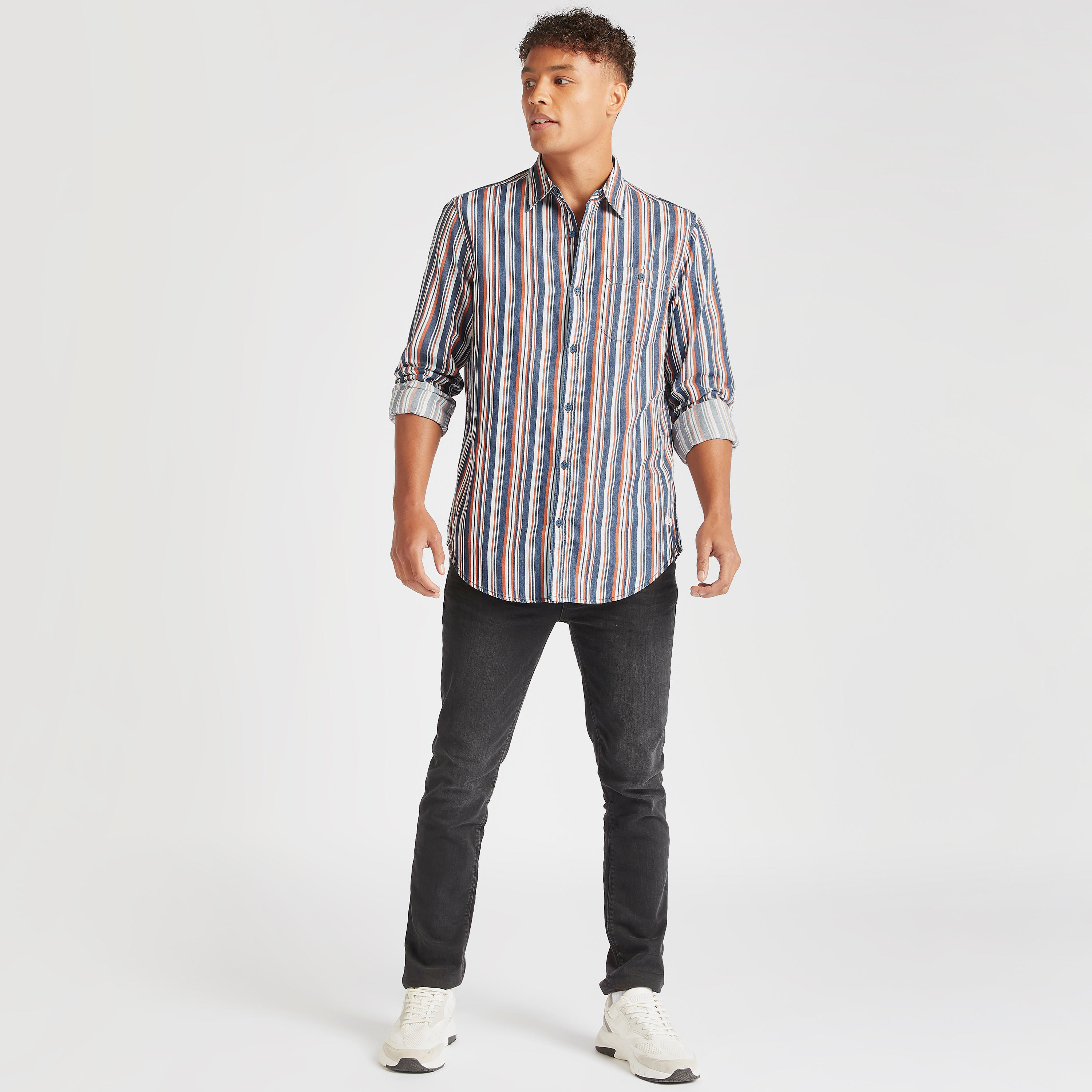 قميص مقلّم بأكمام طويلة وجيب من لي كوبر-men-clothing-shirts-image-2