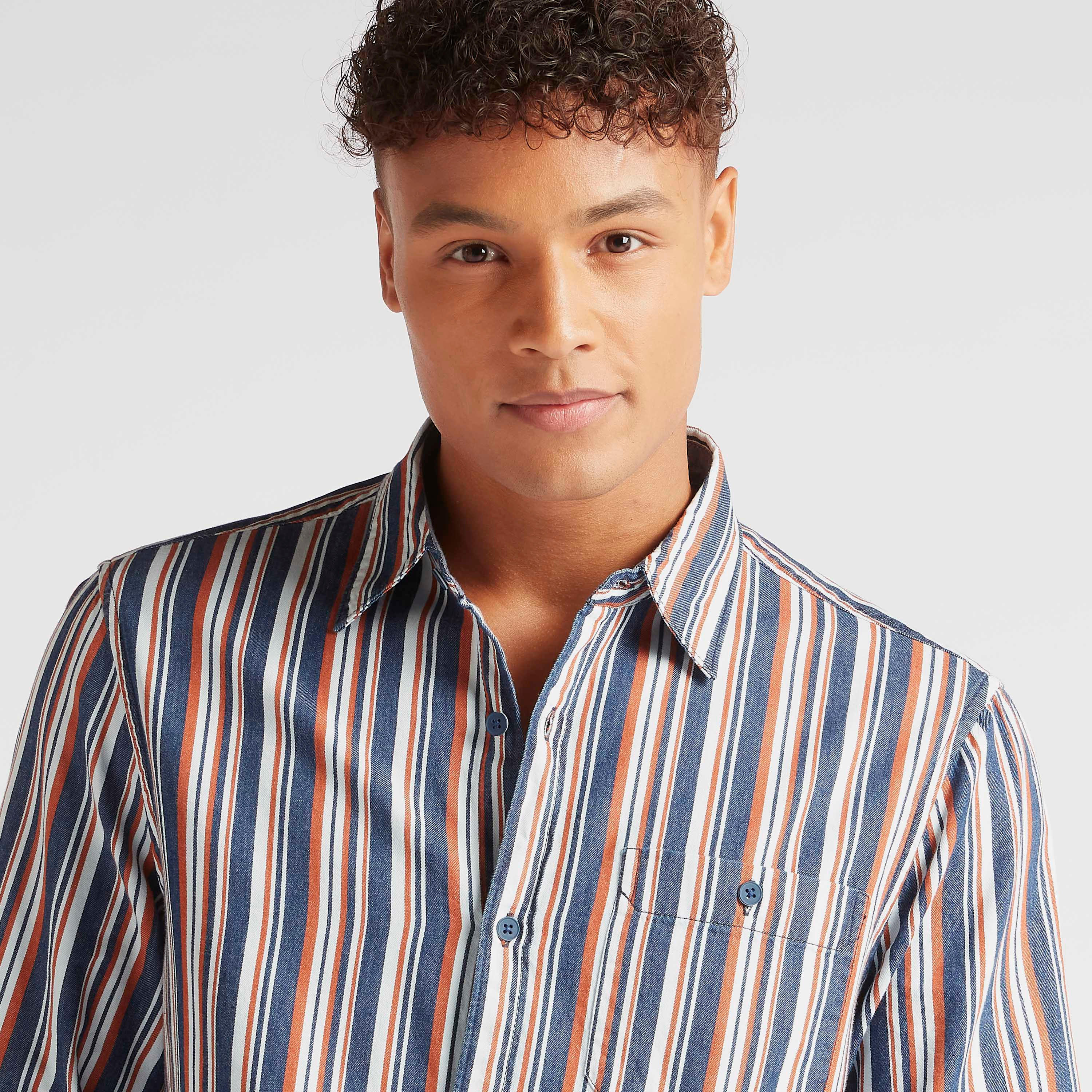 قميص مقلّم بأكمام طويلة وجيب من لي كوبر-men-clothing-shirts-image-3