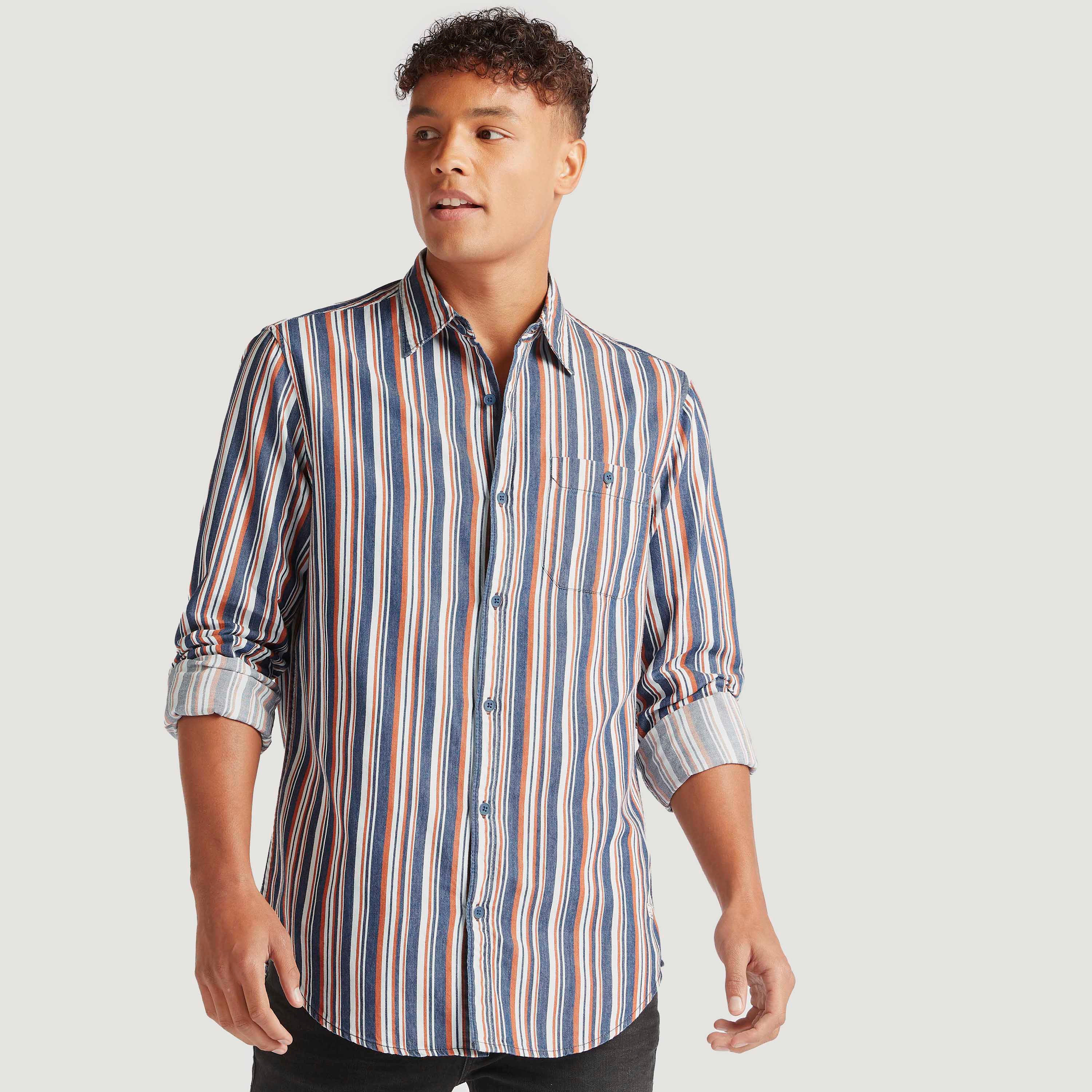 قميص مقلّم بأكمام طويلة وجيب من لي كوبر-men-clothing-shirts-image-6