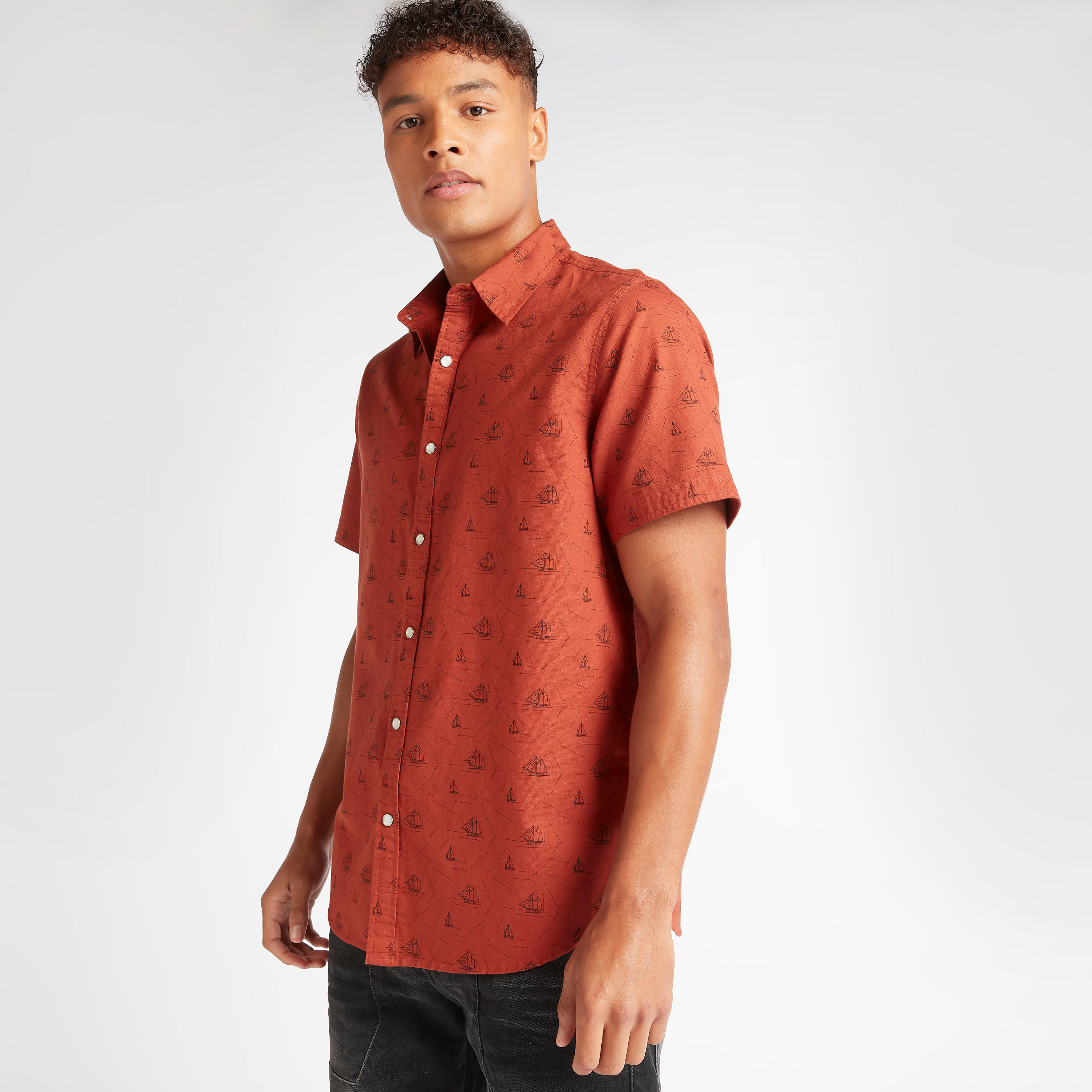 قميص بأكمام قصيرة من لي كوبر-men-clothing-shirts-image-6