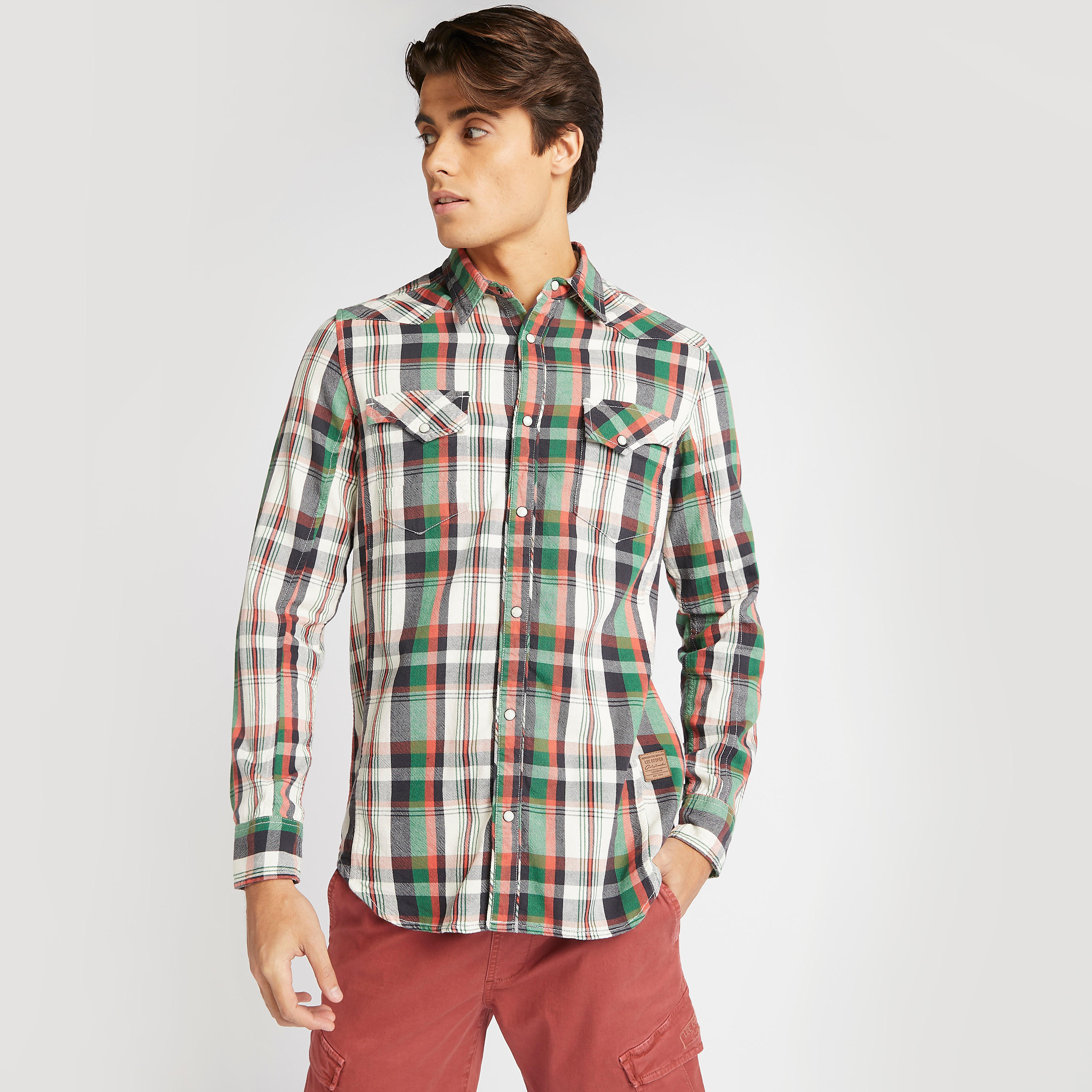 قميص كاروهات بأكمام طويلة وجيوب من لي كوبر-men-clothing-shirts-image-1