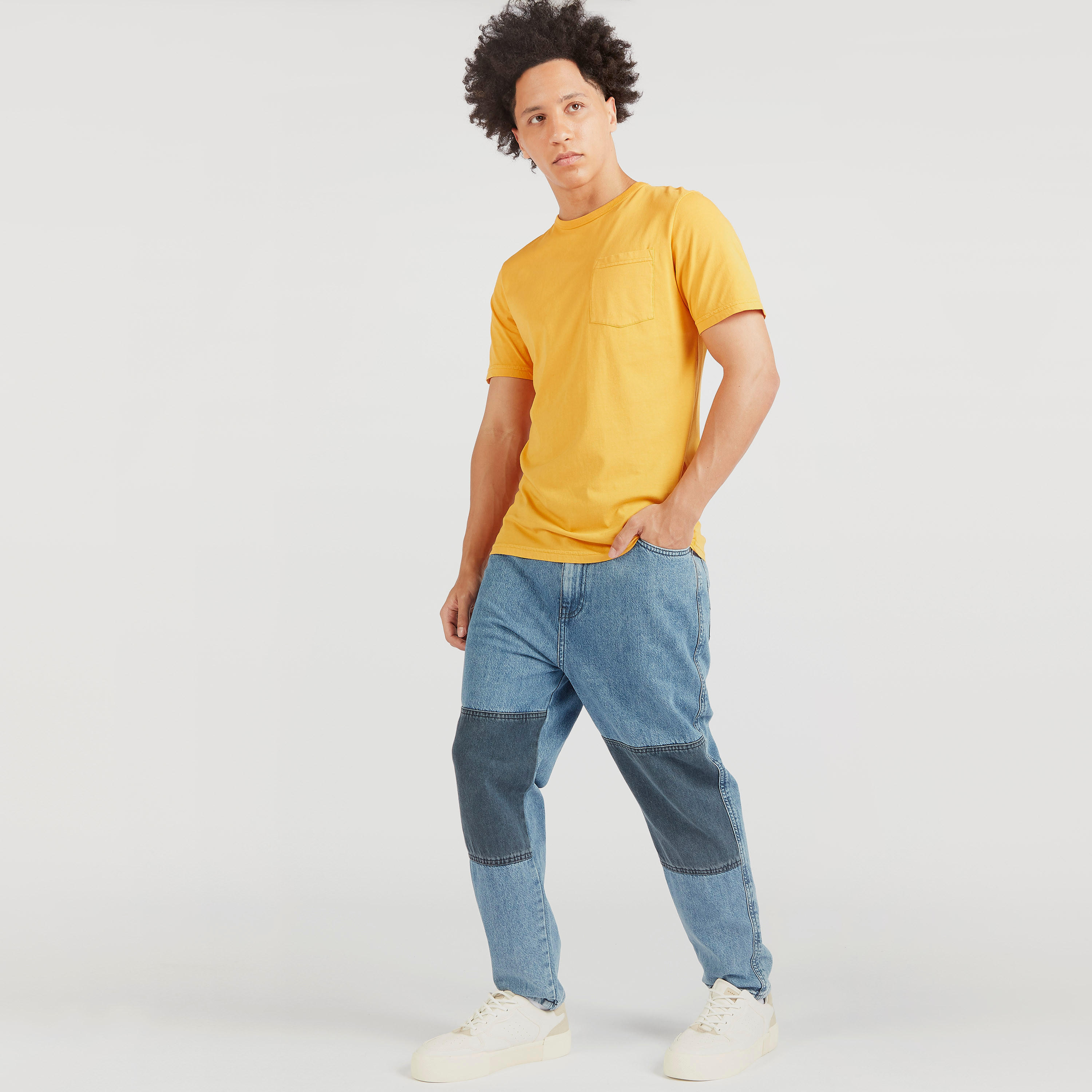 تيشيرت سادة بأكمام قصيرة وياقة ضيقة وجيب من لي كوبر-men-clothing-tshirtsandpolos-tshirts-image-2