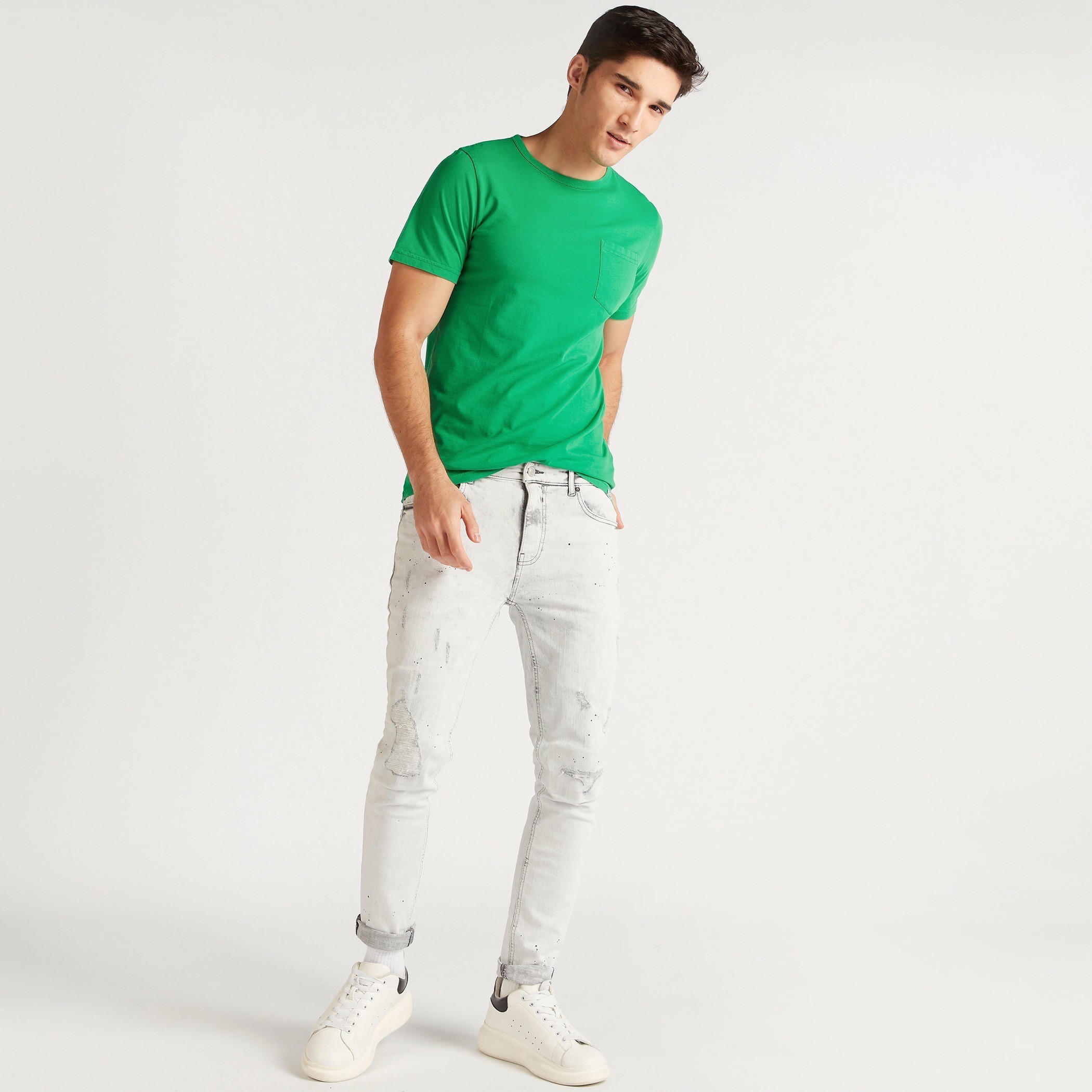 تيشيرت سادة بأكمام قصيرة وياقة ضيقة وجيب من لي كوبر-men-clothing-tshirtsandpolos-tshirts-image-2
