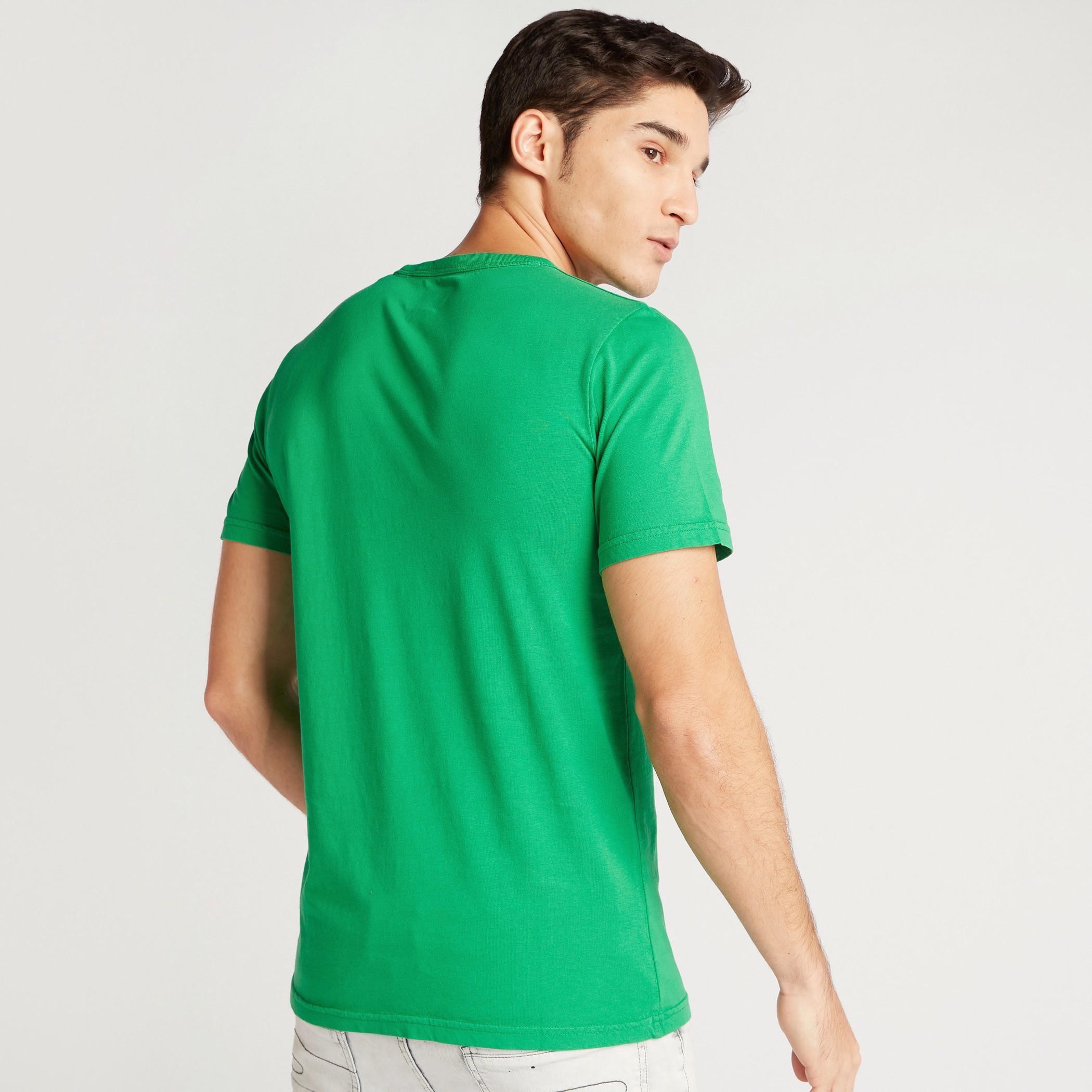 تيشيرت سادة بأكمام قصيرة وياقة ضيقة وجيب من لي كوبر-men-clothing-tshirtsandpolos-tshirts-image-4
