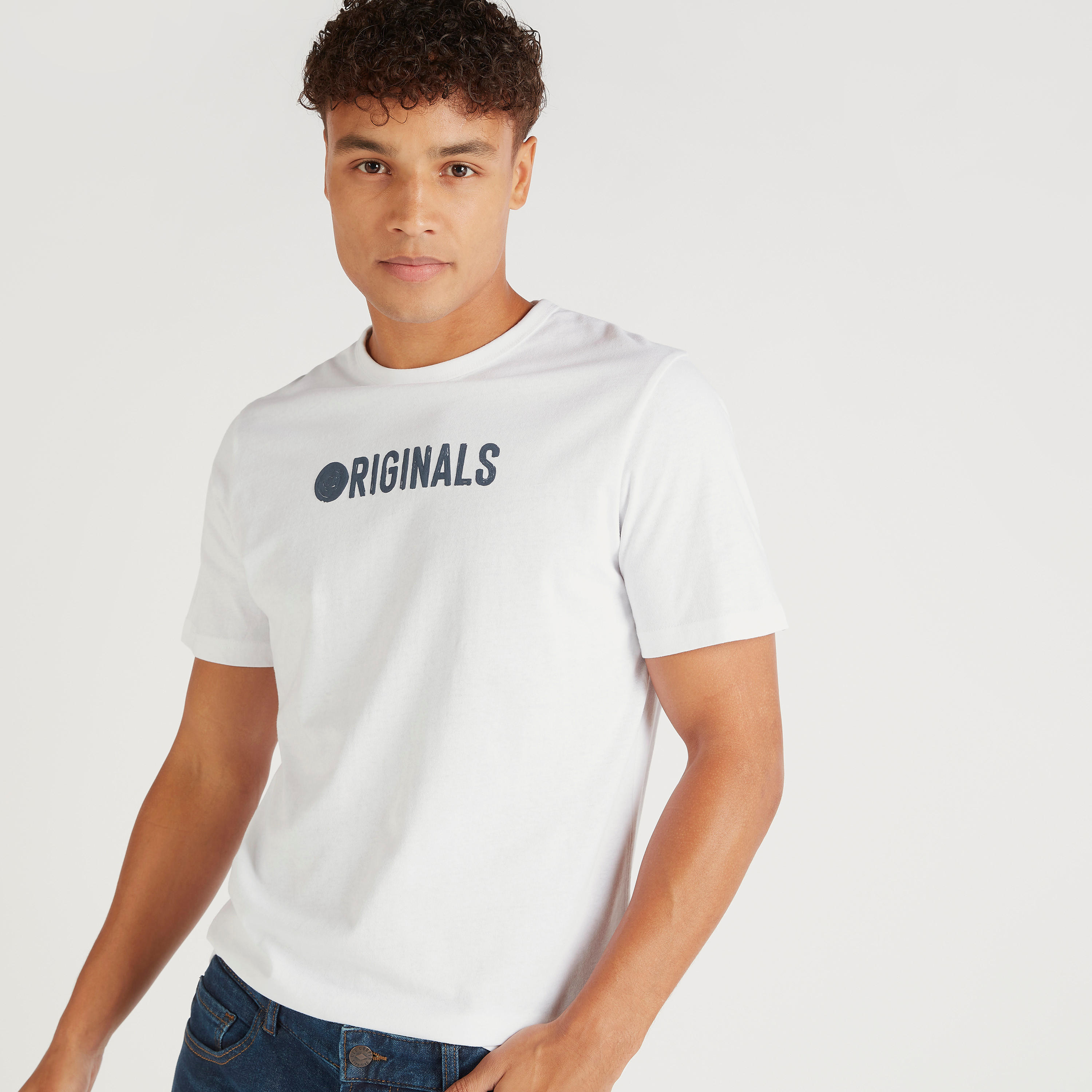 تيشيرت بطبعات وياقة ضيّقة وأكمام قصيرة من لي كوبر-men-clothing-tshirtsandpolos-tshirts-image-5