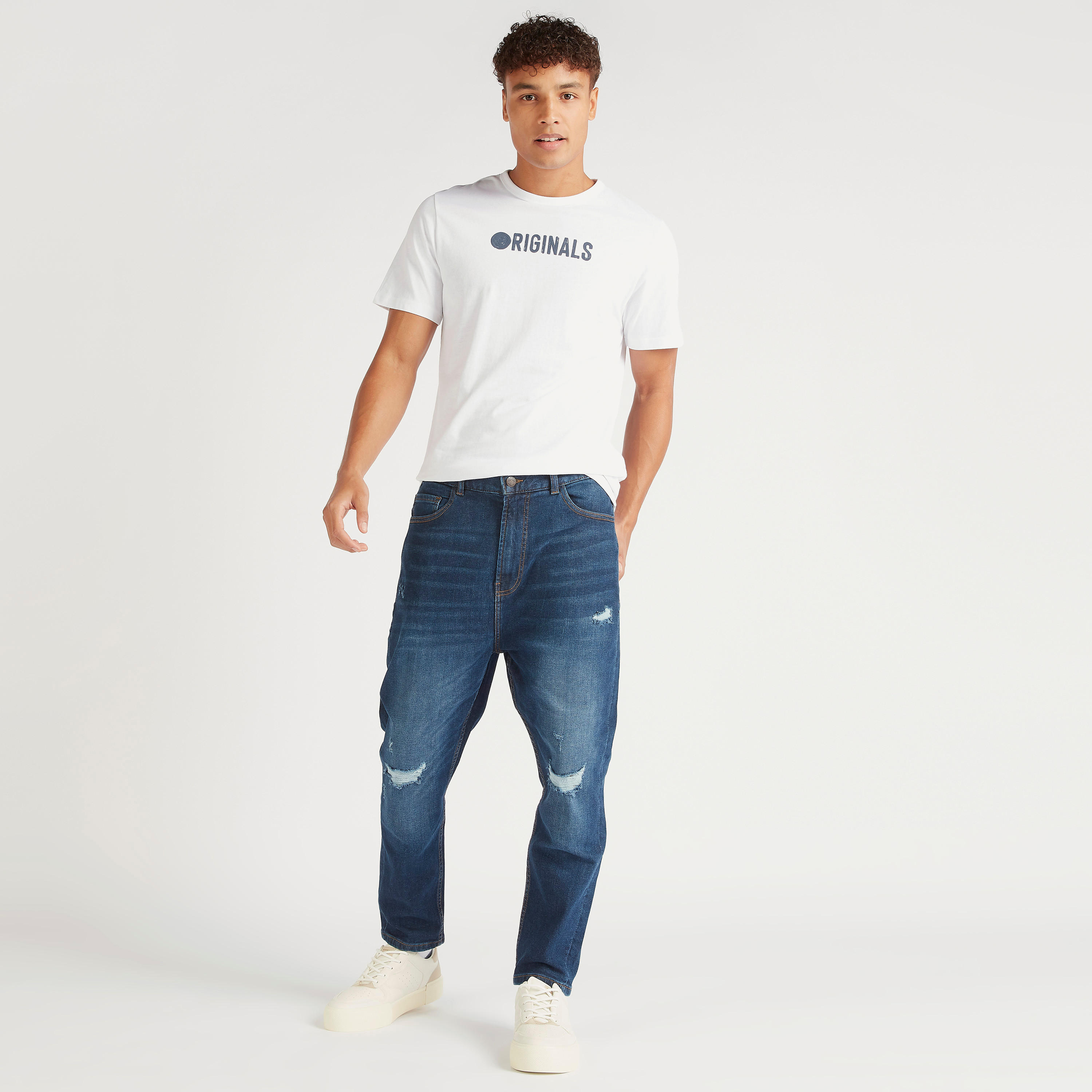 تيشيرت بطبعات وياقة ضيّقة وأكمام قصيرة من لي كوبر-men-clothing-tshirtsandpolos-tshirts-image-4