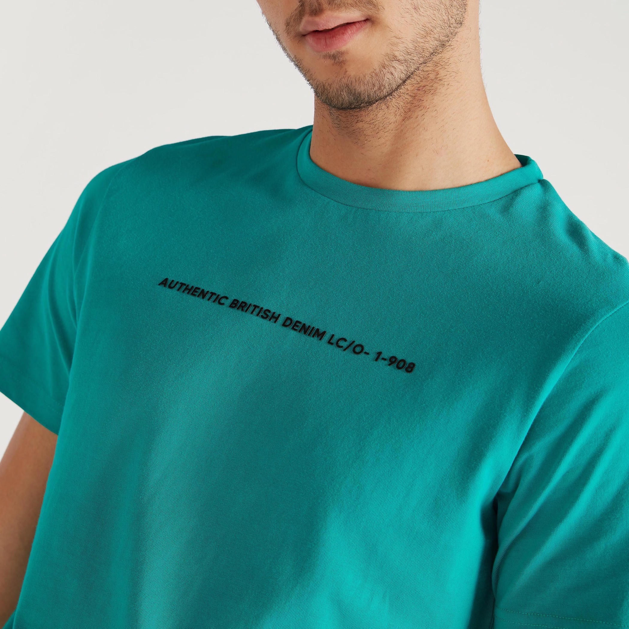 تيشيرت بياقة ضيّقة وأكمام قصيرة وطبعات من لي كوبر-men-clothing-tshirtsandpolos-tshirts-image-5