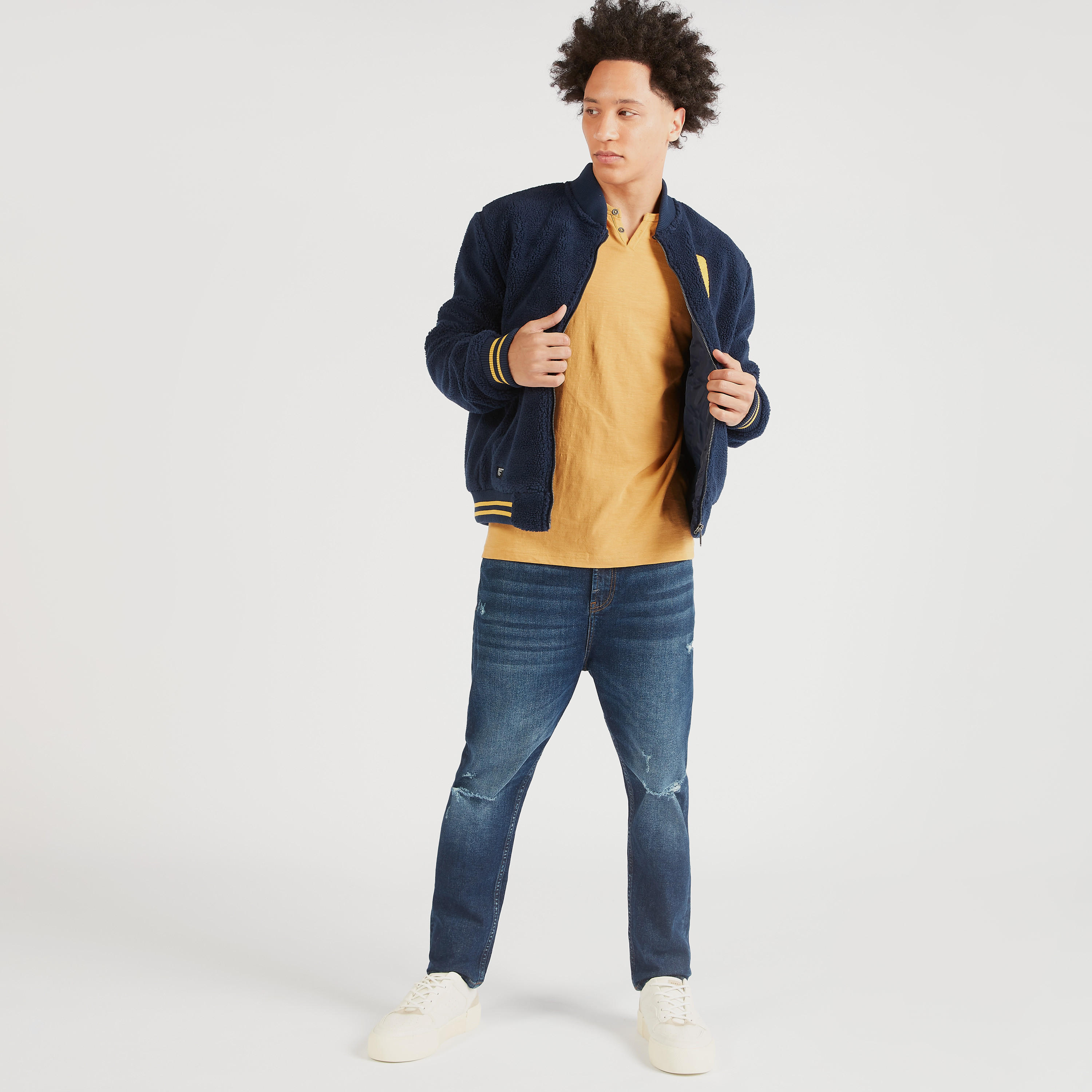 تيشيرت سادة بياقة هينلي وأكمام طويلة من لي كوبر-men-clothing-tshirtsandpolos-tshirts-image-2