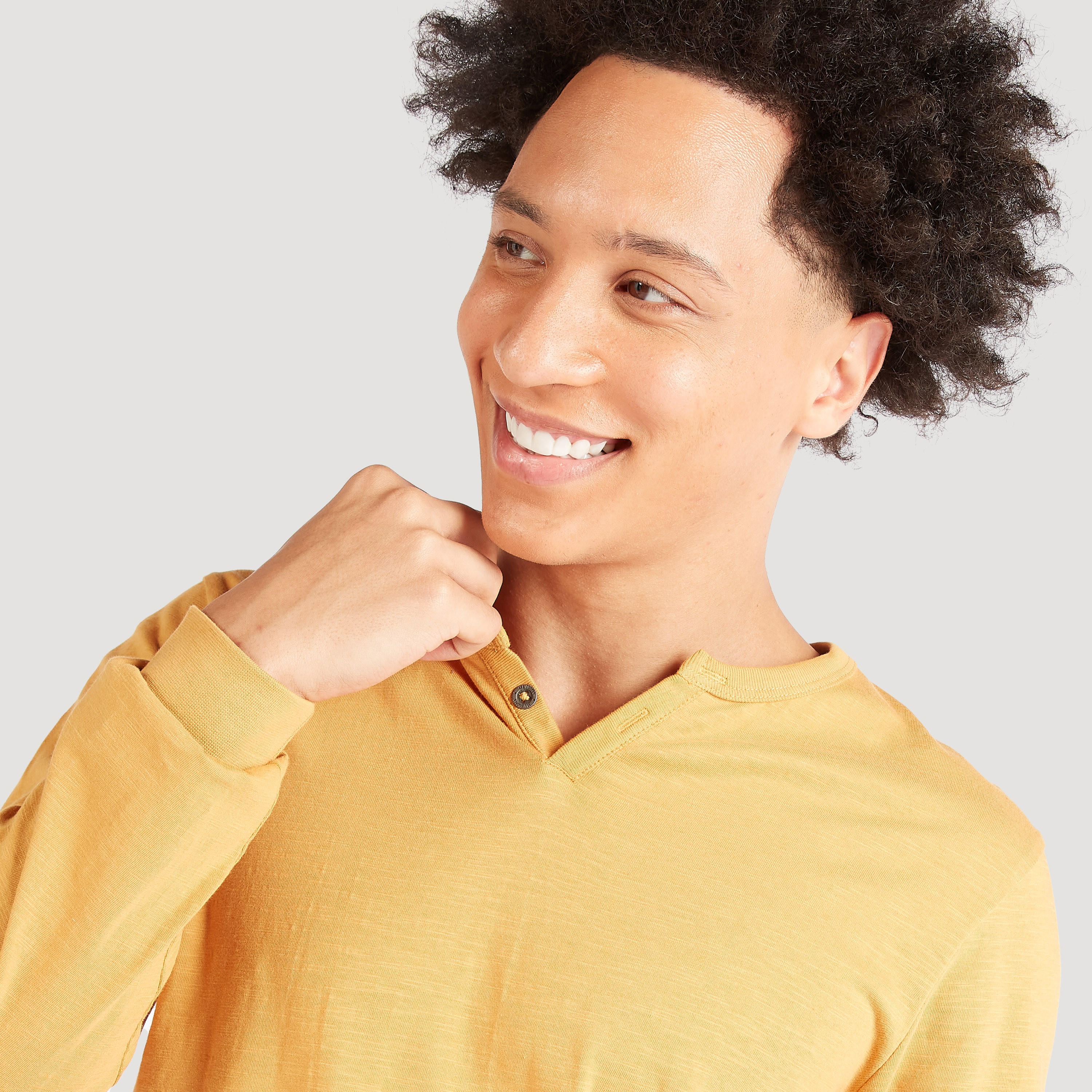 تيشيرت سادة بياقة هينلي وأكمام طويلة من لي كوبر-men-clothing-tshirtsandpolos-tshirts-image-3